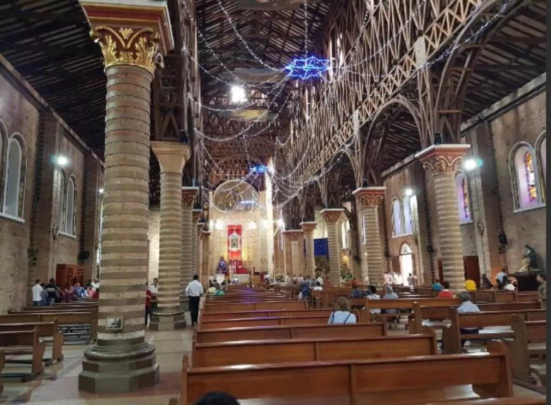 People in Hotel Condina Pereira