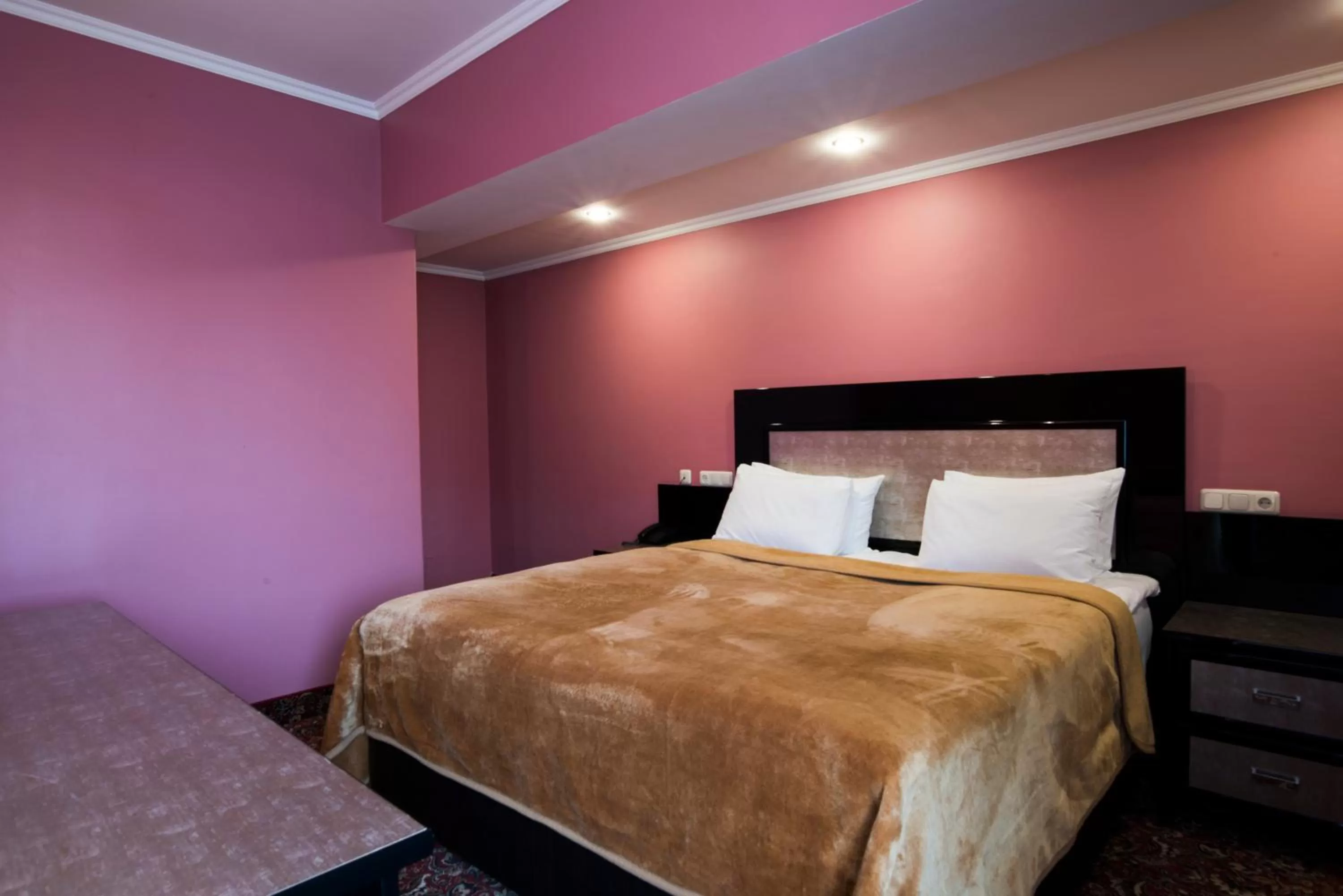 Bedroom, Bed in Erebuni Hotel Yerevan