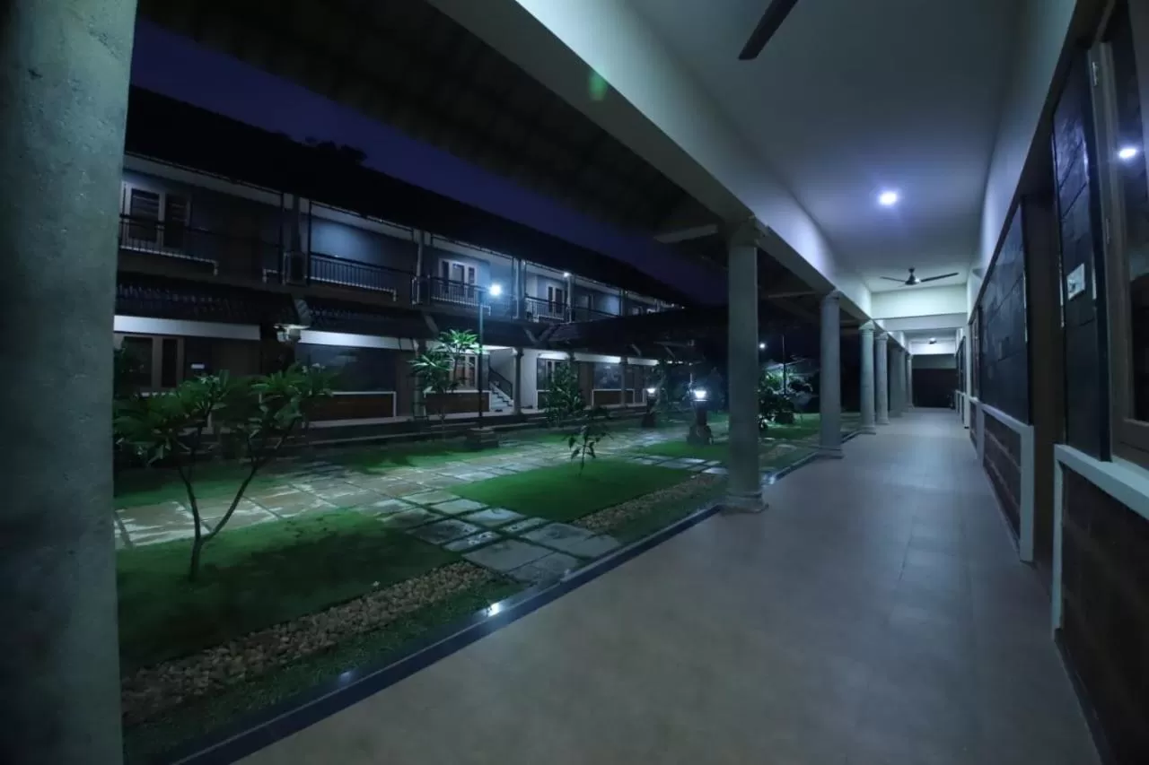 Garden in GREEN PLANET HOTEL