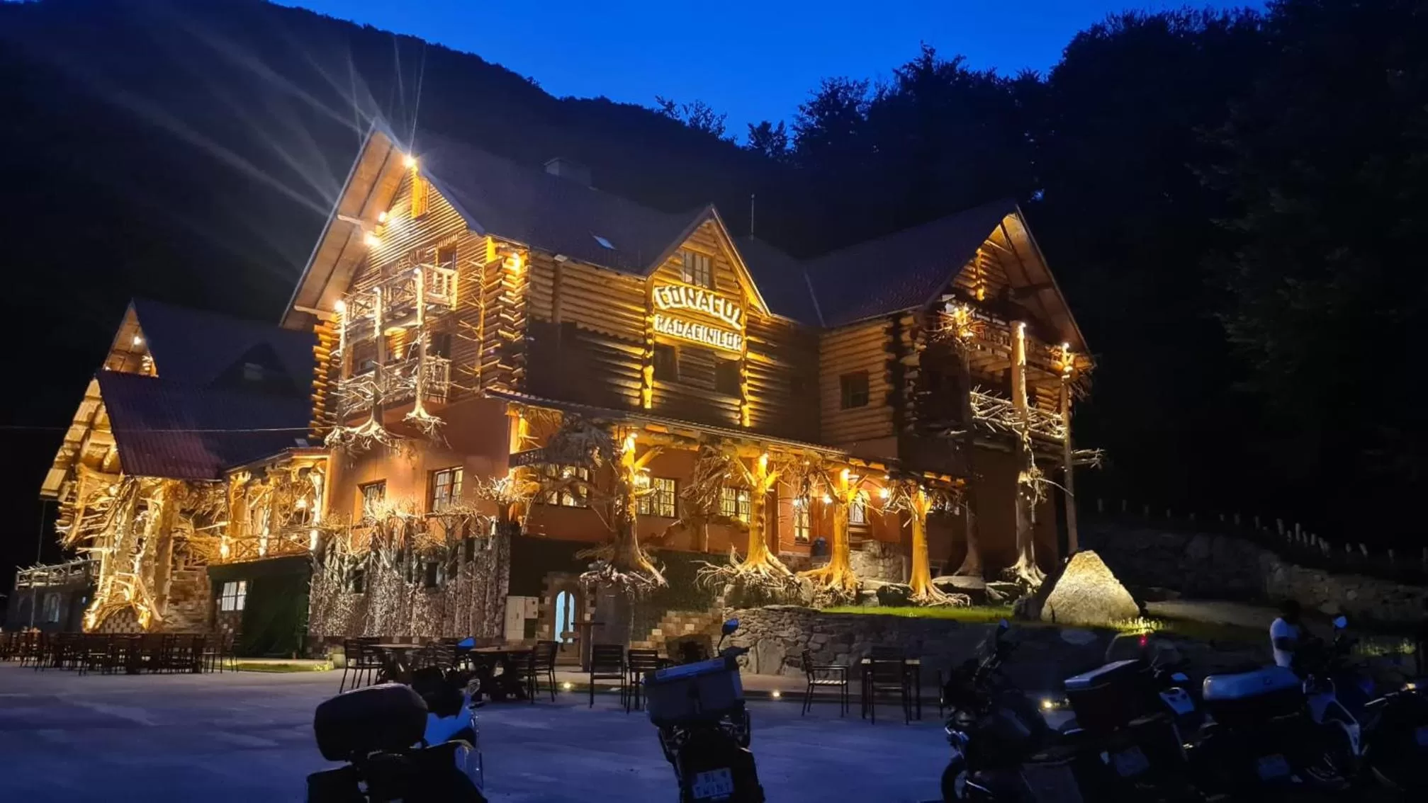 Property building in Conacul Radacinilor