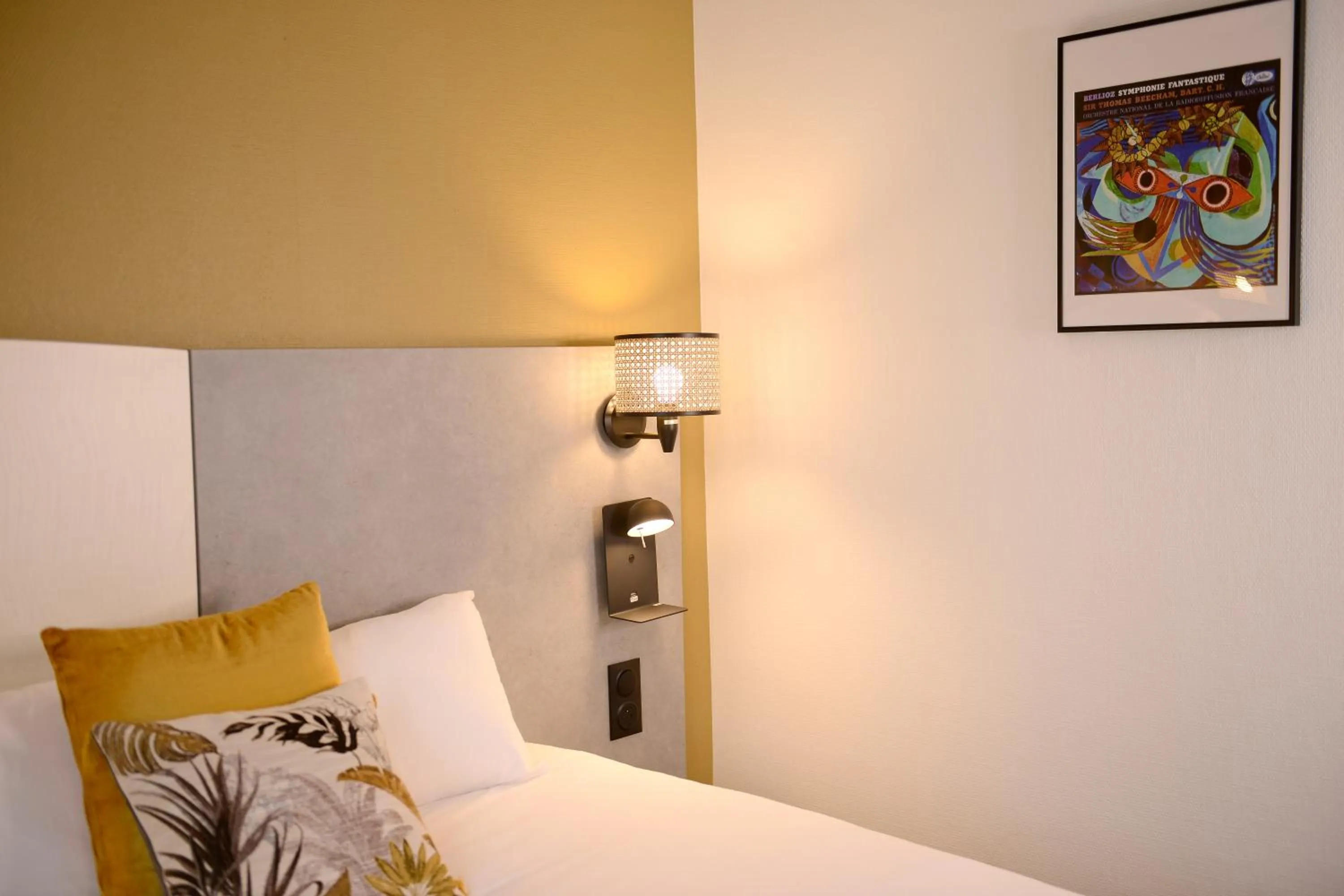 Bed in Hôtel Villa Berlioz