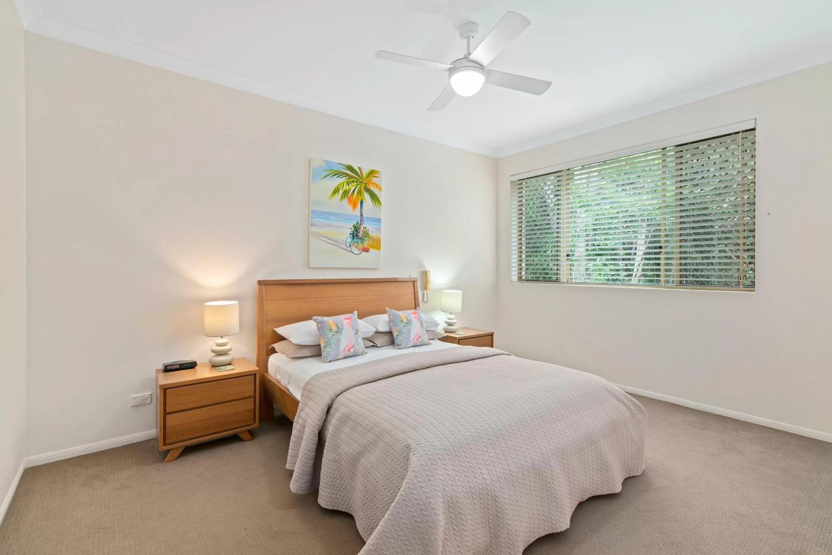 Bedroom, Bed in Little Cove Currumbin