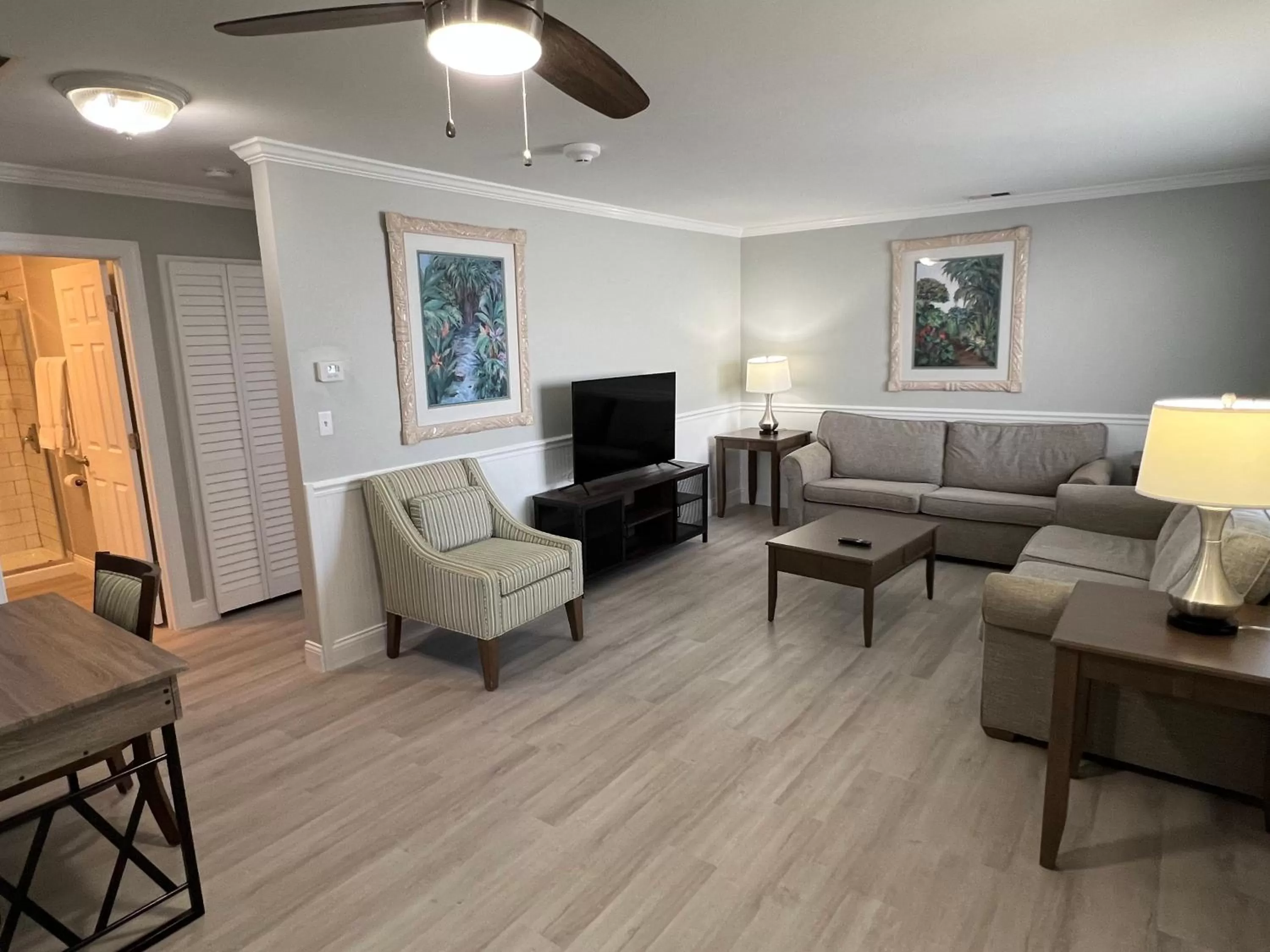 TV and multimedia in Marco Island Lakeside Inn