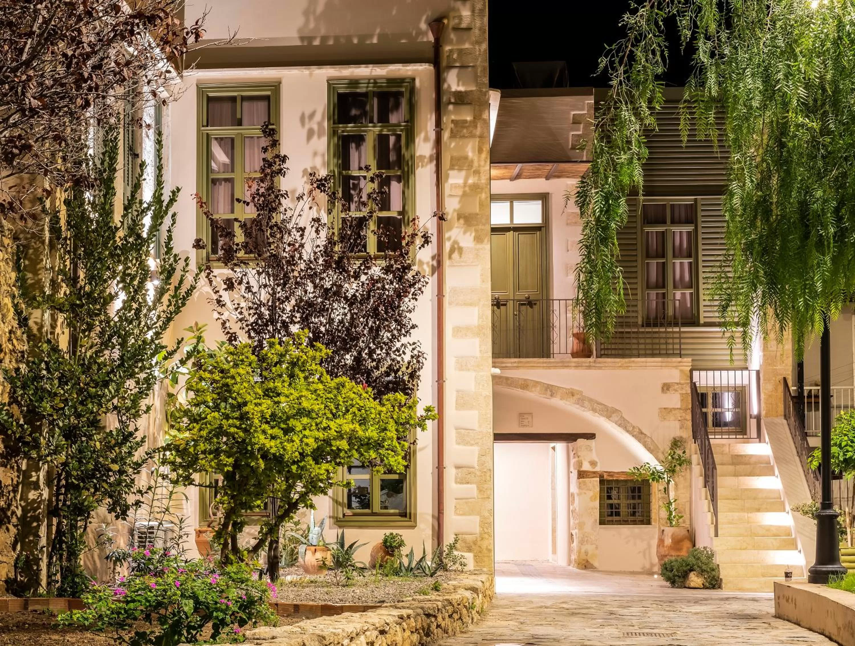 Property Building in Neratze Hammam Suites