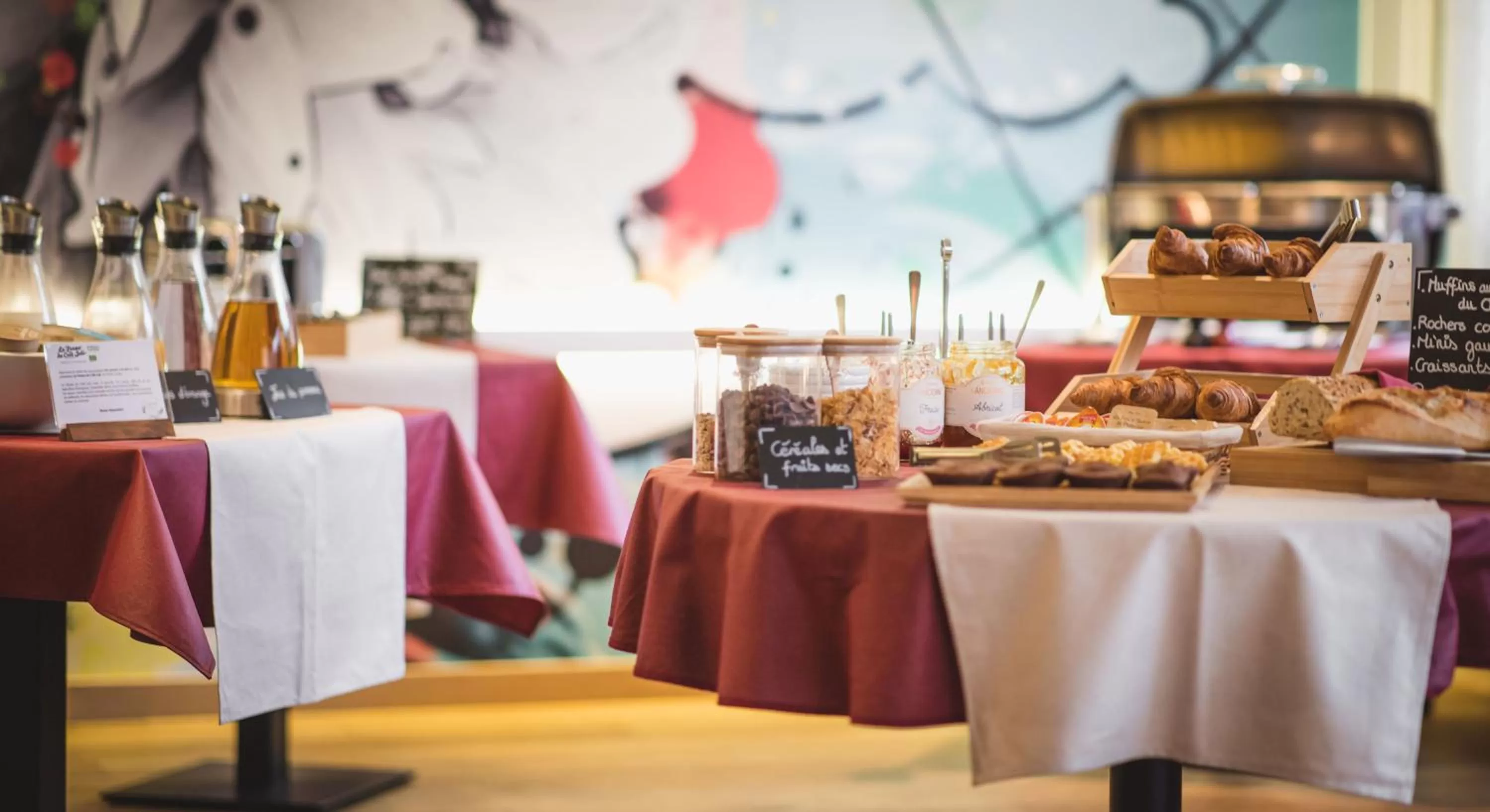 Food and drinks in La Terrasse Fleurie, Logis, Hôtel et Restaurant