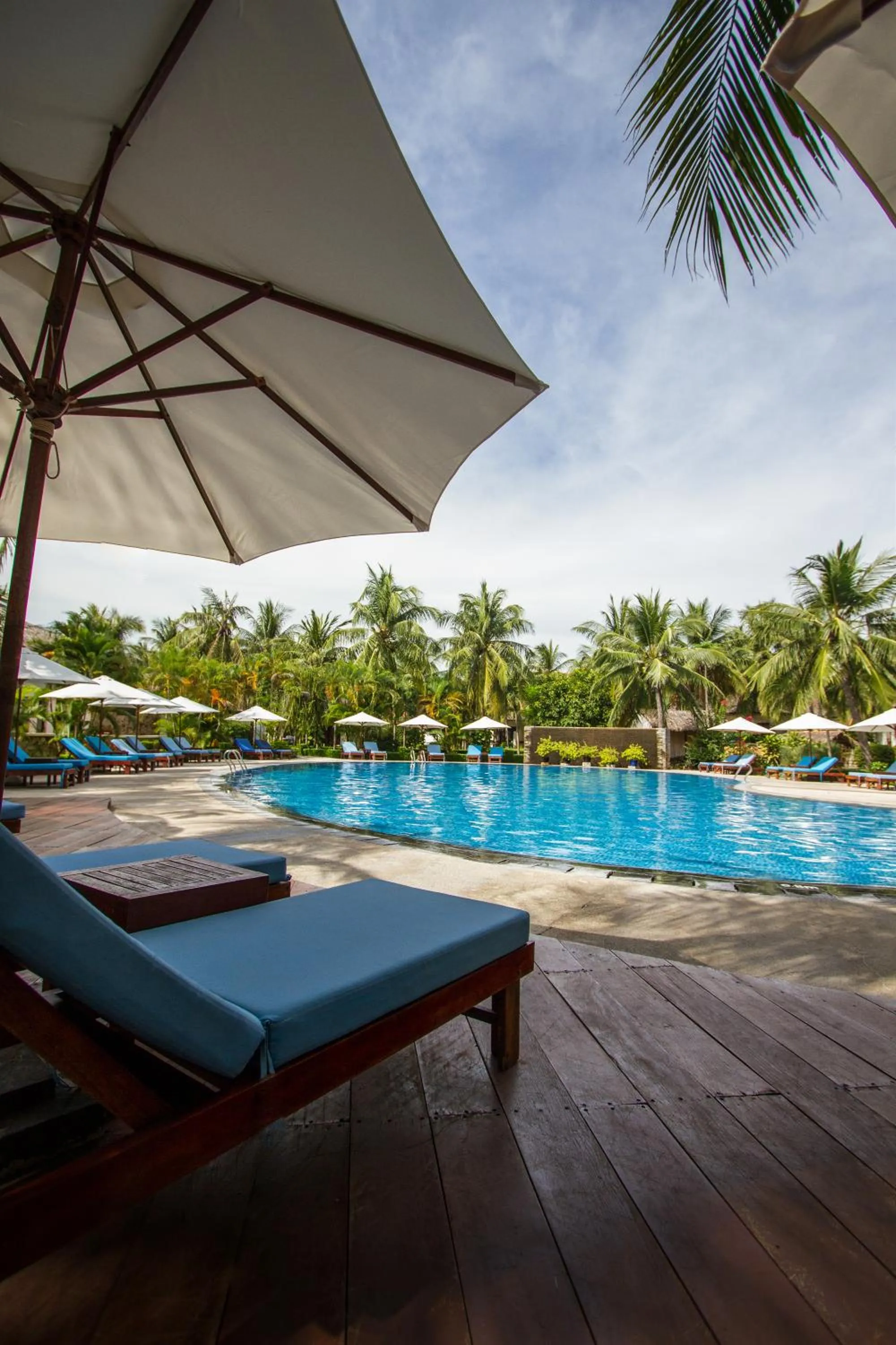 Swimming pool in Blue Ocean Resort