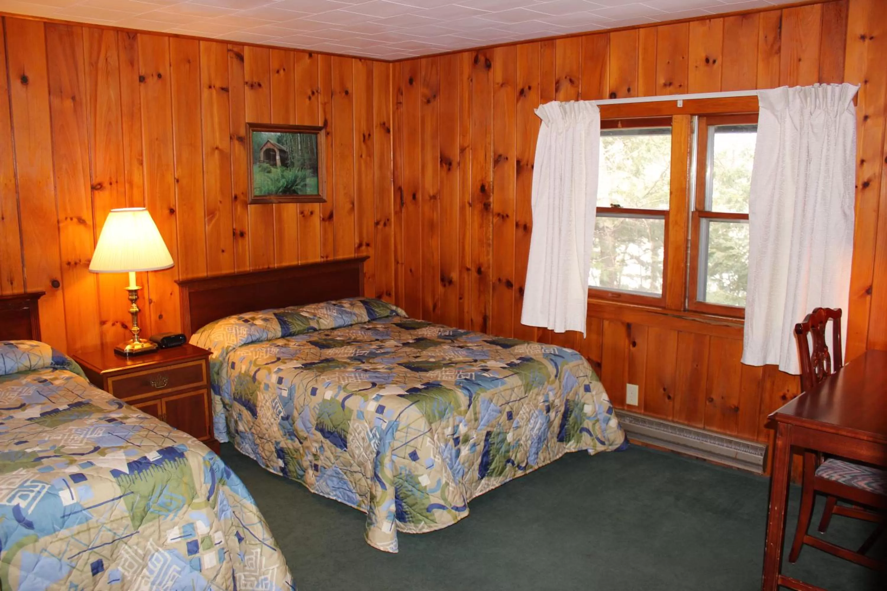 Bed in Nootka Lodge