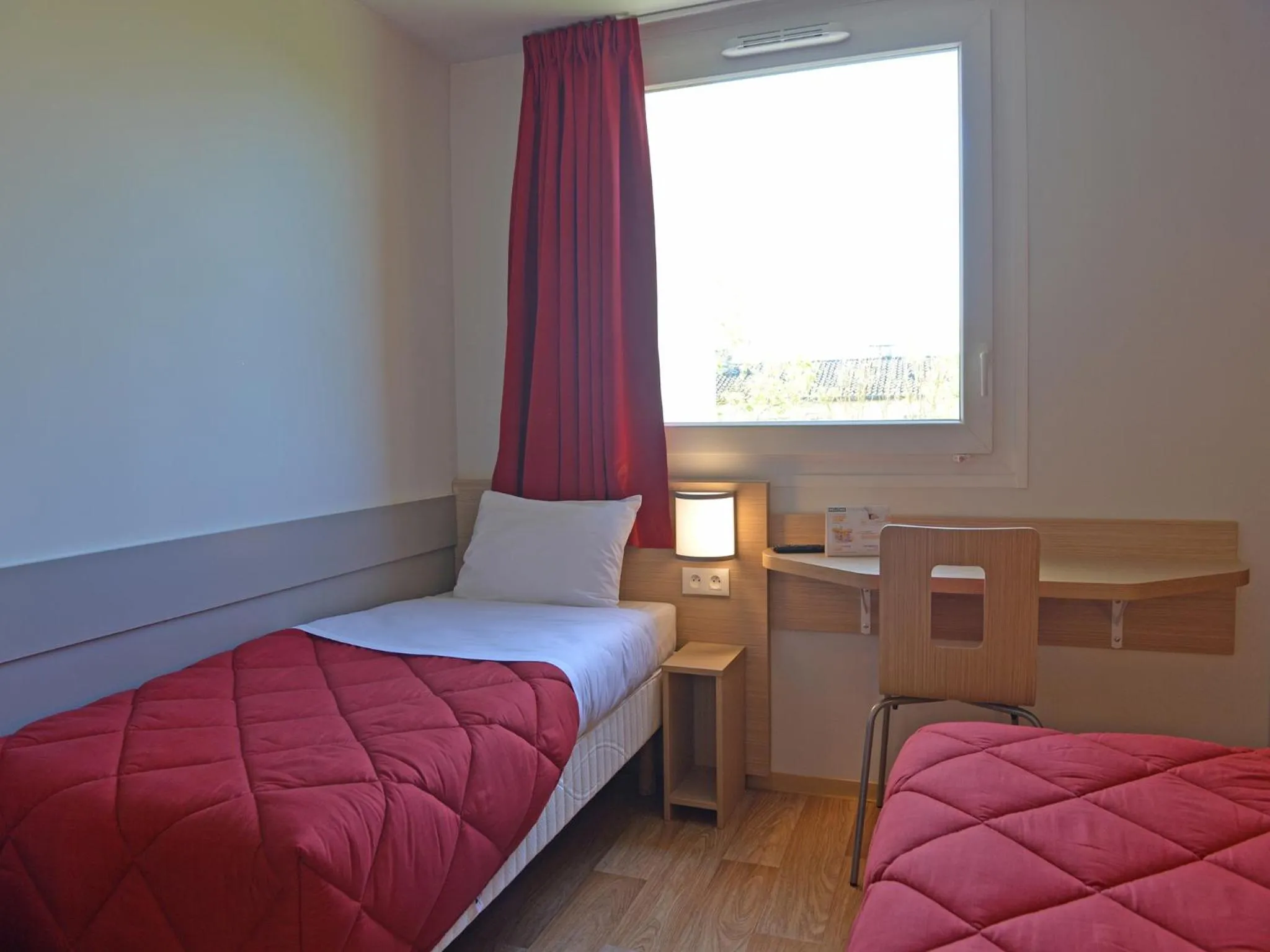 Bed in Premiere Classe Reims Nord - Bétheny