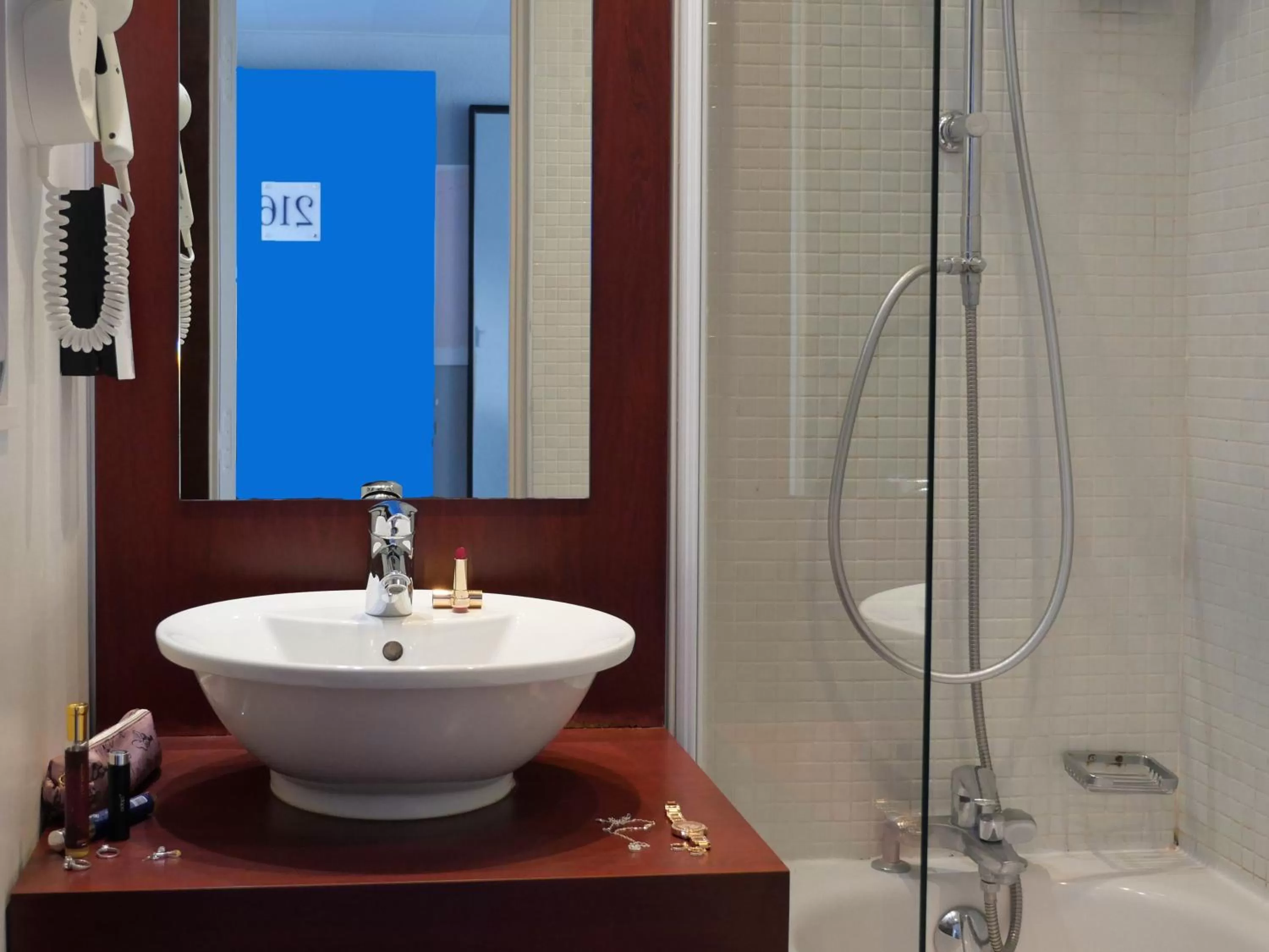 Bathroom in Birgit Hôtel Le Havre Centre