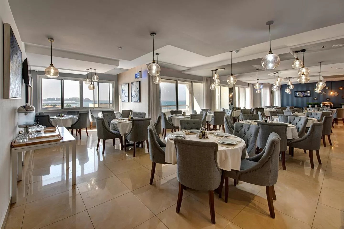 Restaurant/places to eat in City Stay Beach Hotel Apartments - Marjan Island