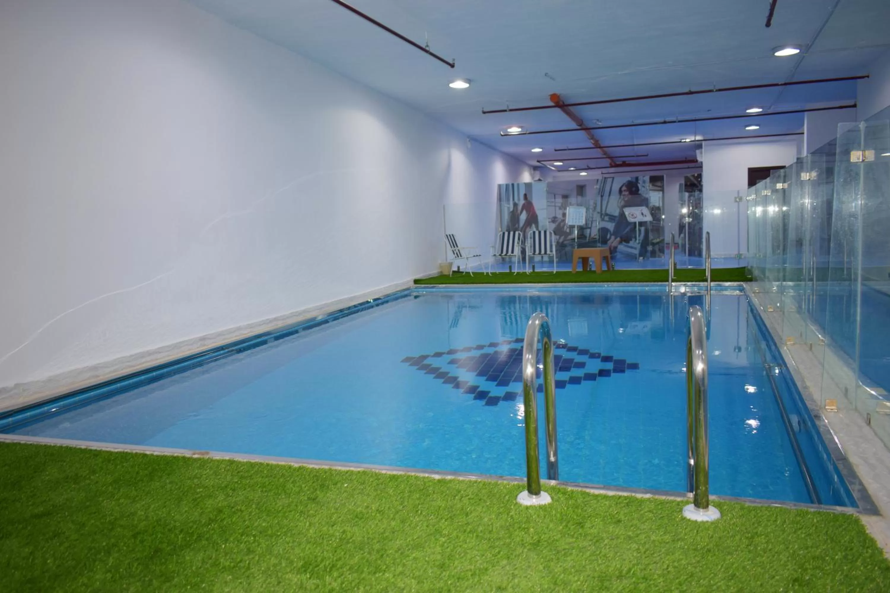 Swimming Pool in Atlantis Suites Hotel