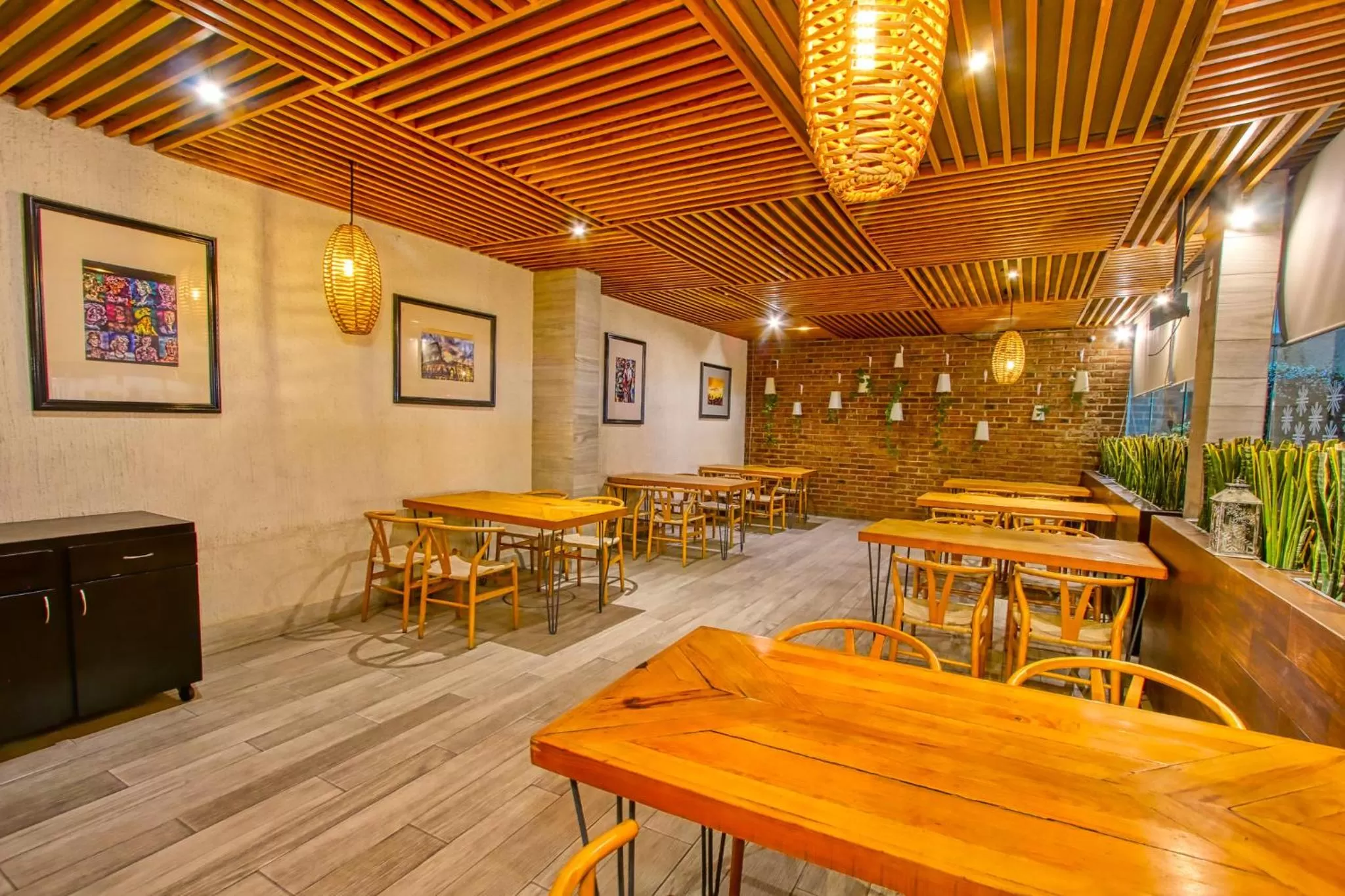 Restaurant/places to eat in Holiday Inn Leon-Convention Center by IHG