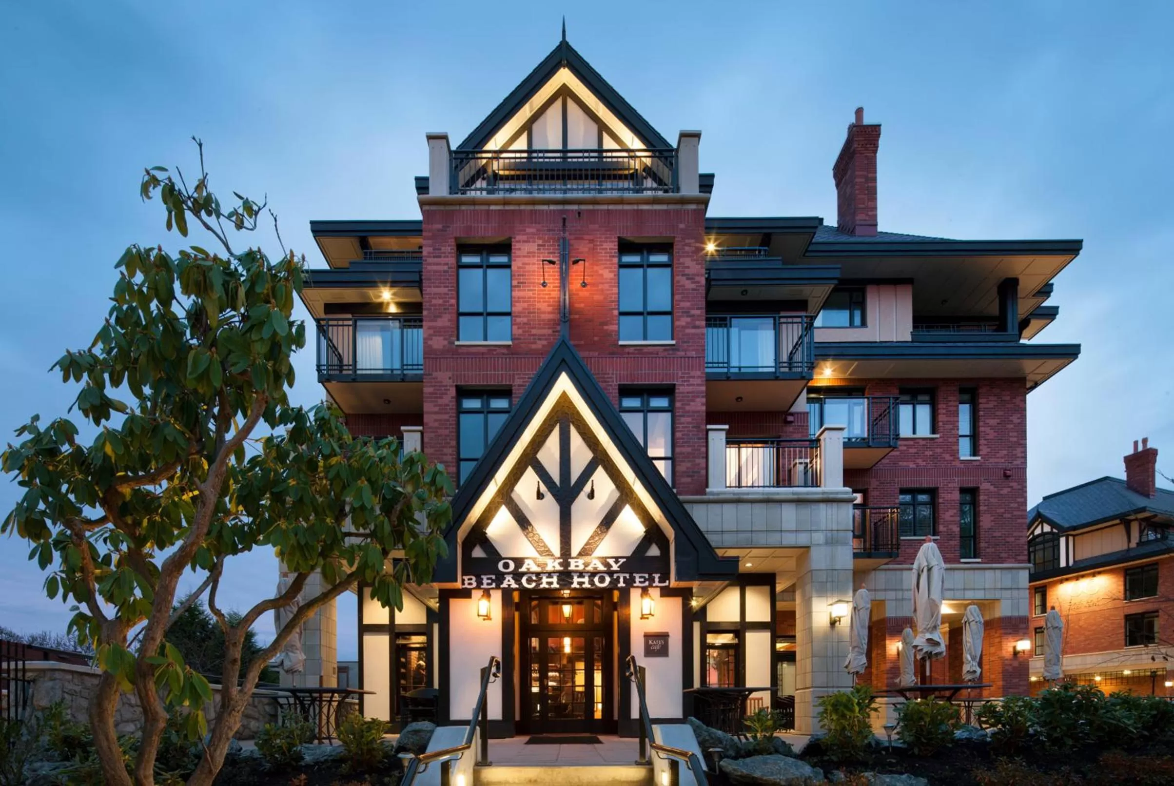 Facade/entrance in Oak Bay Beach Hotel