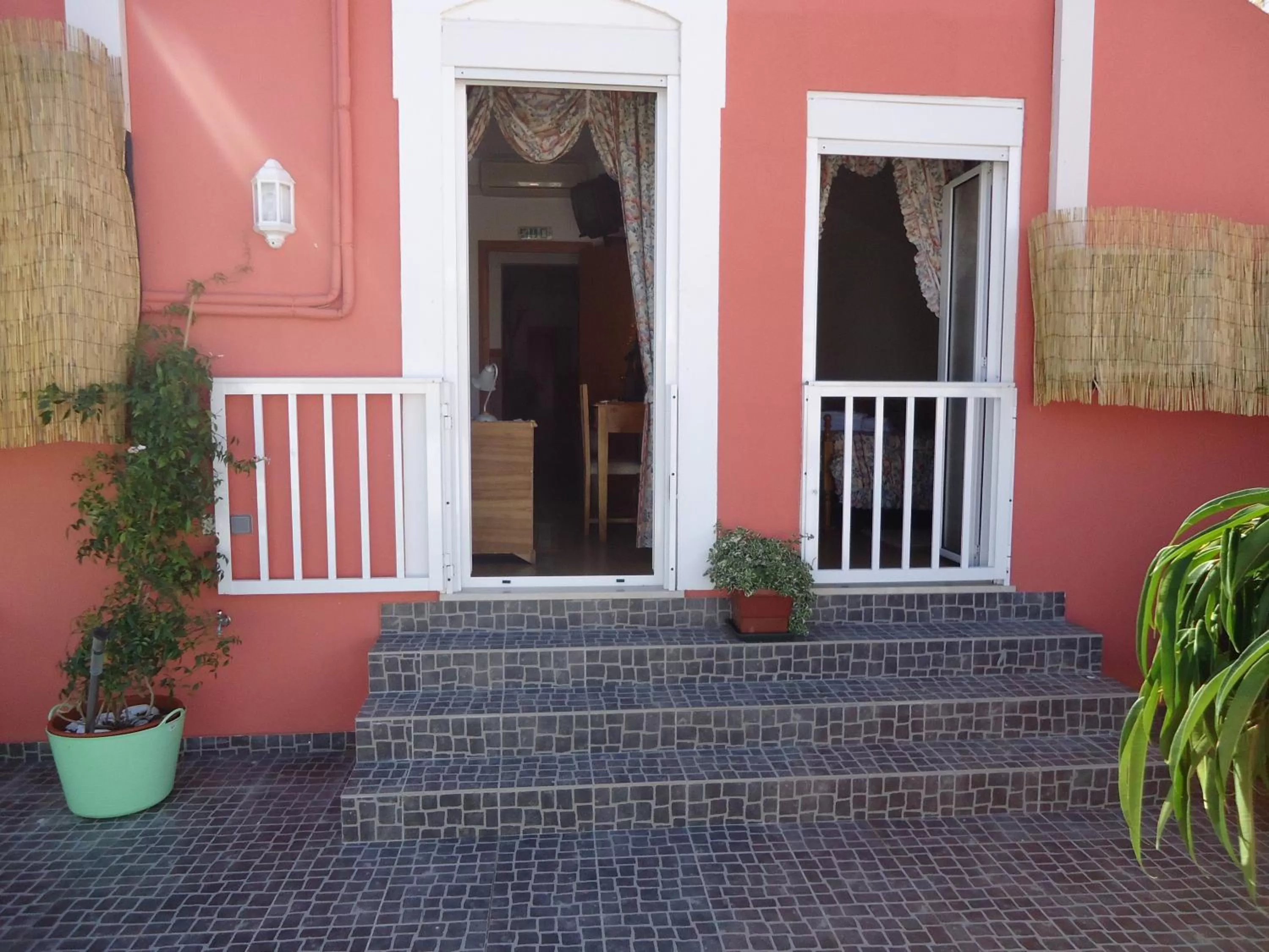 Facade/entrance in Hotel Aviz