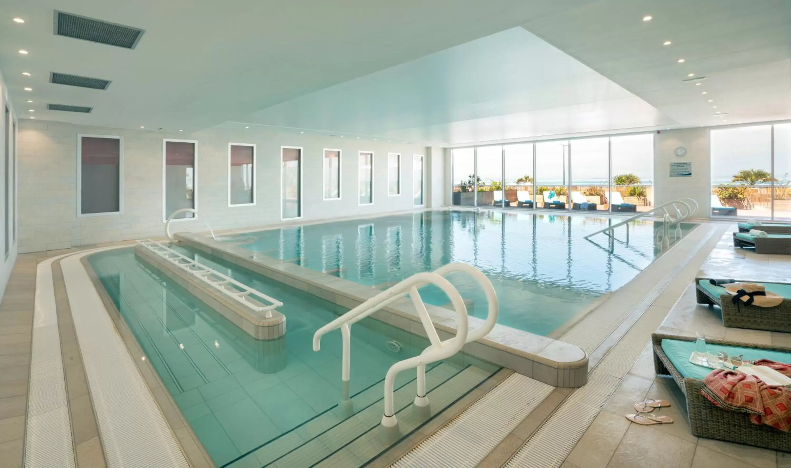 Classic Double Room with Terrace in Hôtel de la Baie - Thalassothérapie PREVITHAL Classic Double Room with Terrace in Hôtel de la Baie - Thalassothérapie PREVITHAL