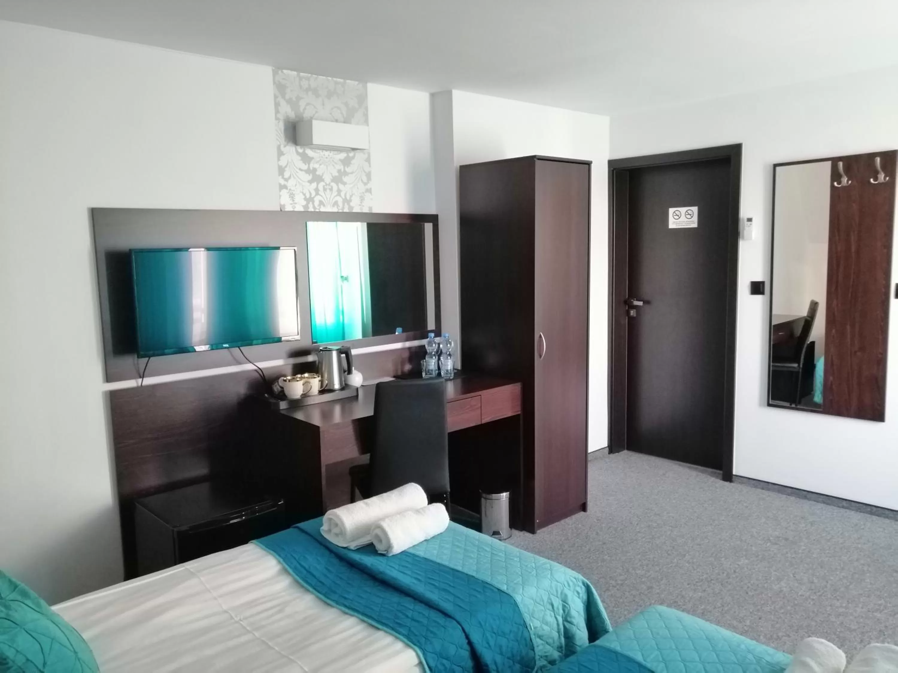 Photo of the whole room, TV/Entertainment Center in Pensjonat Sandomierski