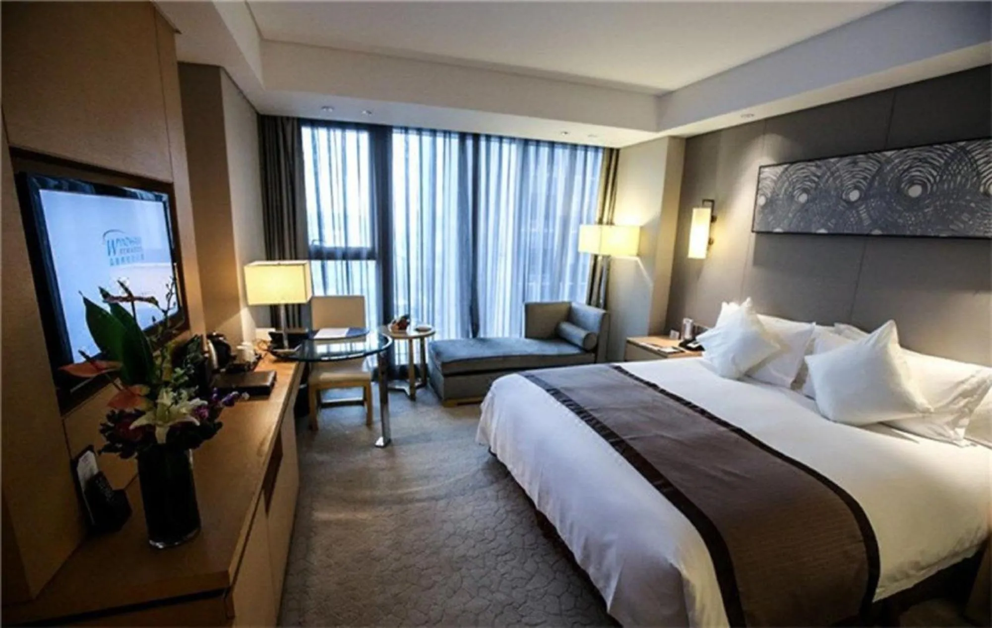 Bed in Howard Johnson IFC Plaza Ningbo