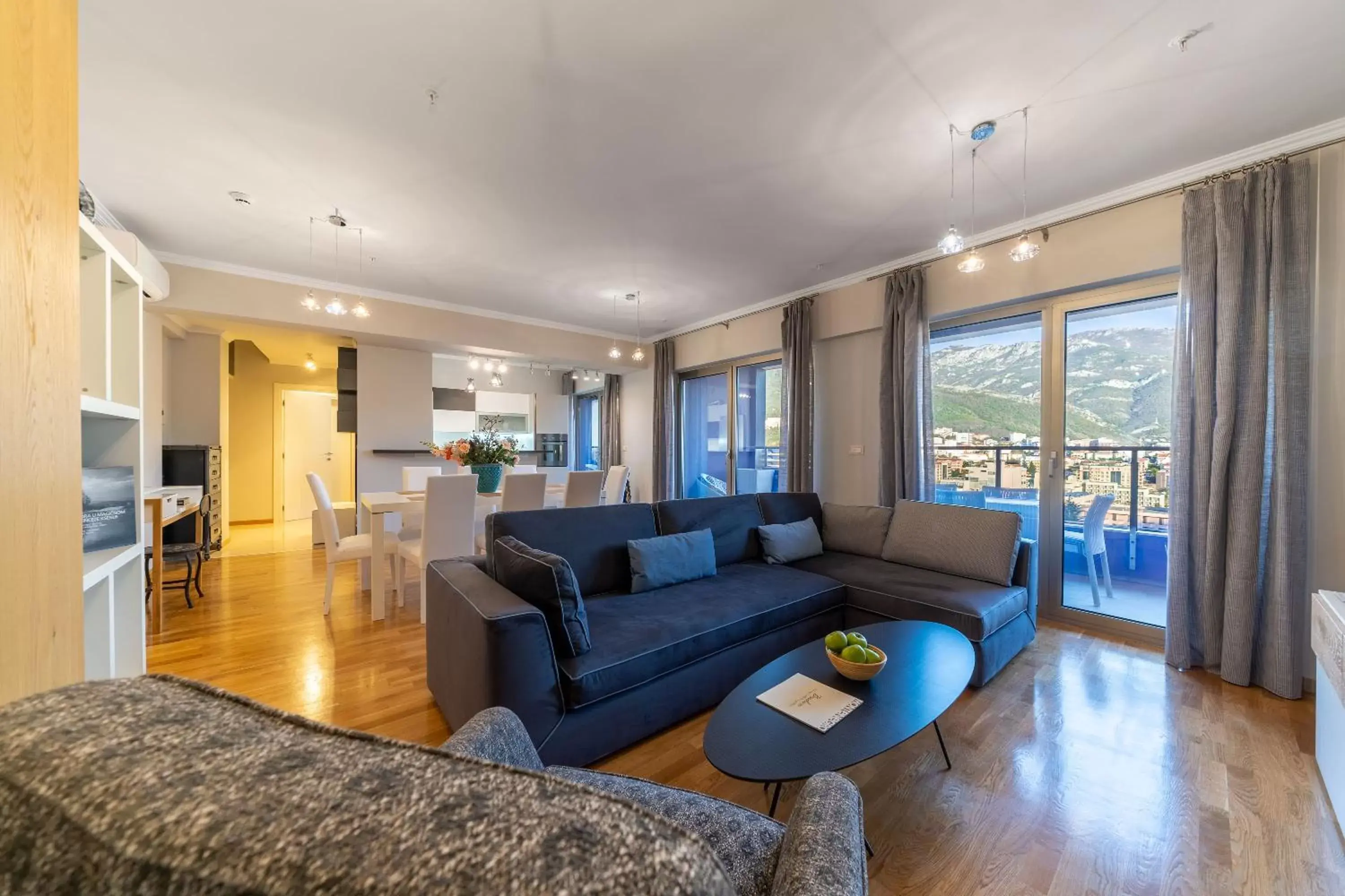 Three-Bedroom Apartment with Sea View in Hotel Harmonia by Dukley Three-Bedroom Apartment with Sea View in Hotel Harmonia by Dukley