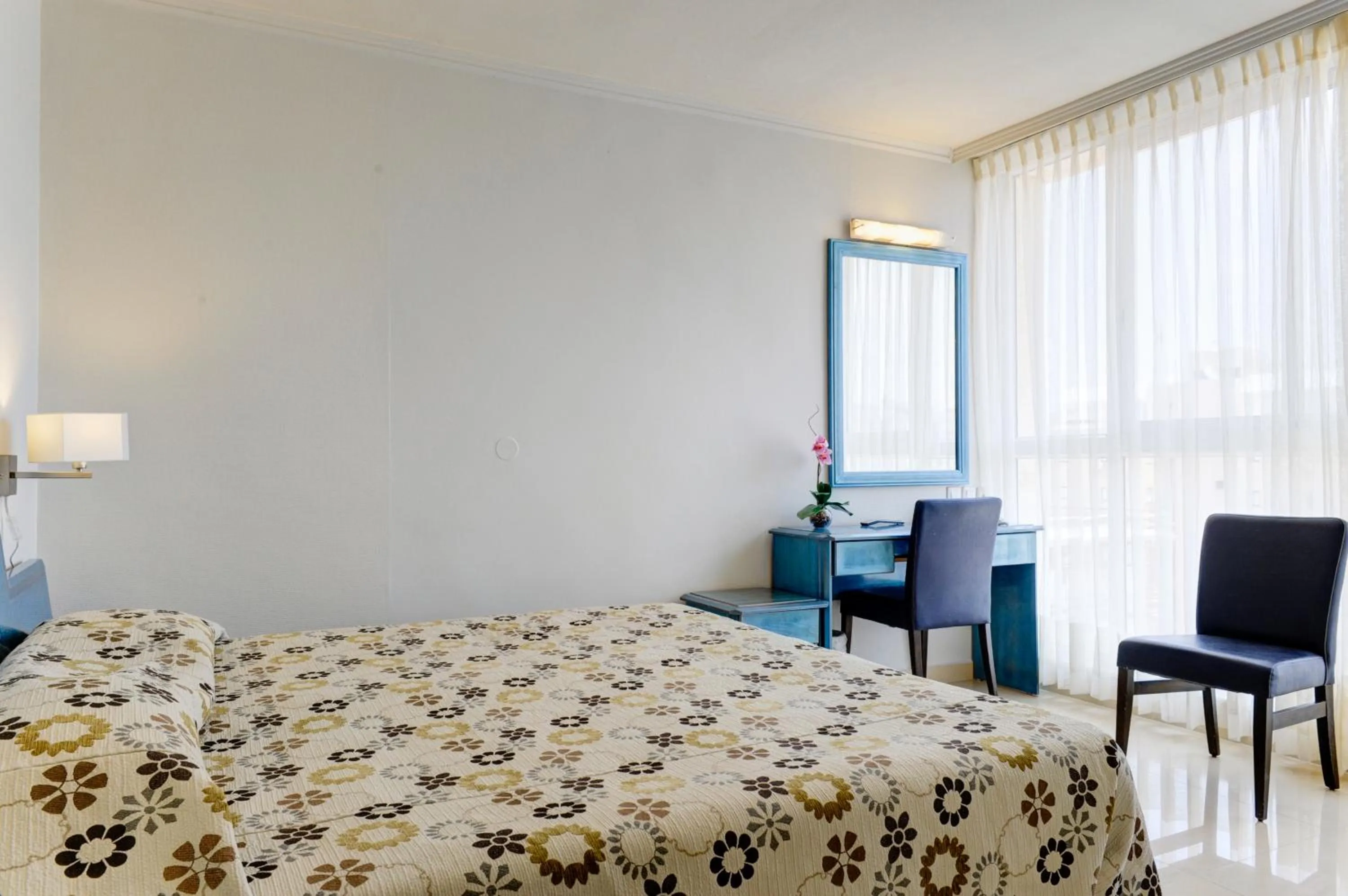 Bed in Residence Hotel