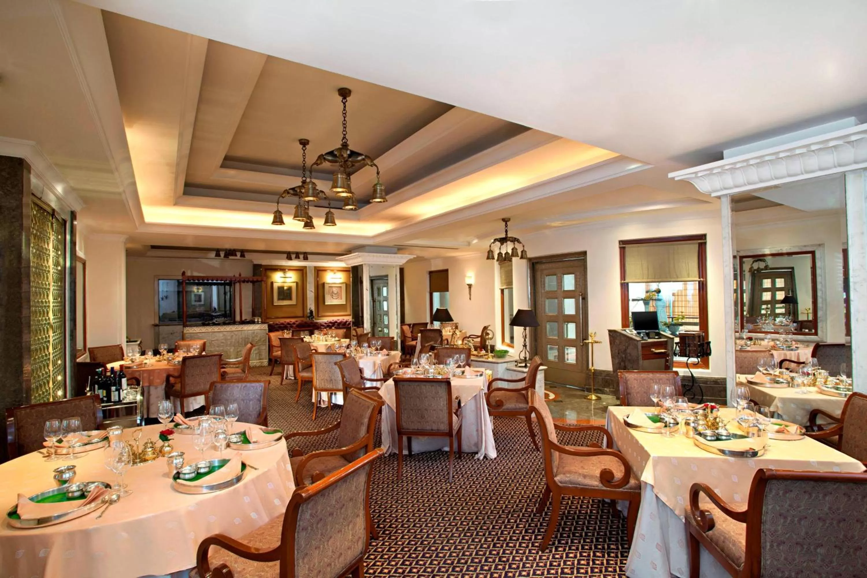 Restaurant/places to eat in Sheraton New Delhi Hotel