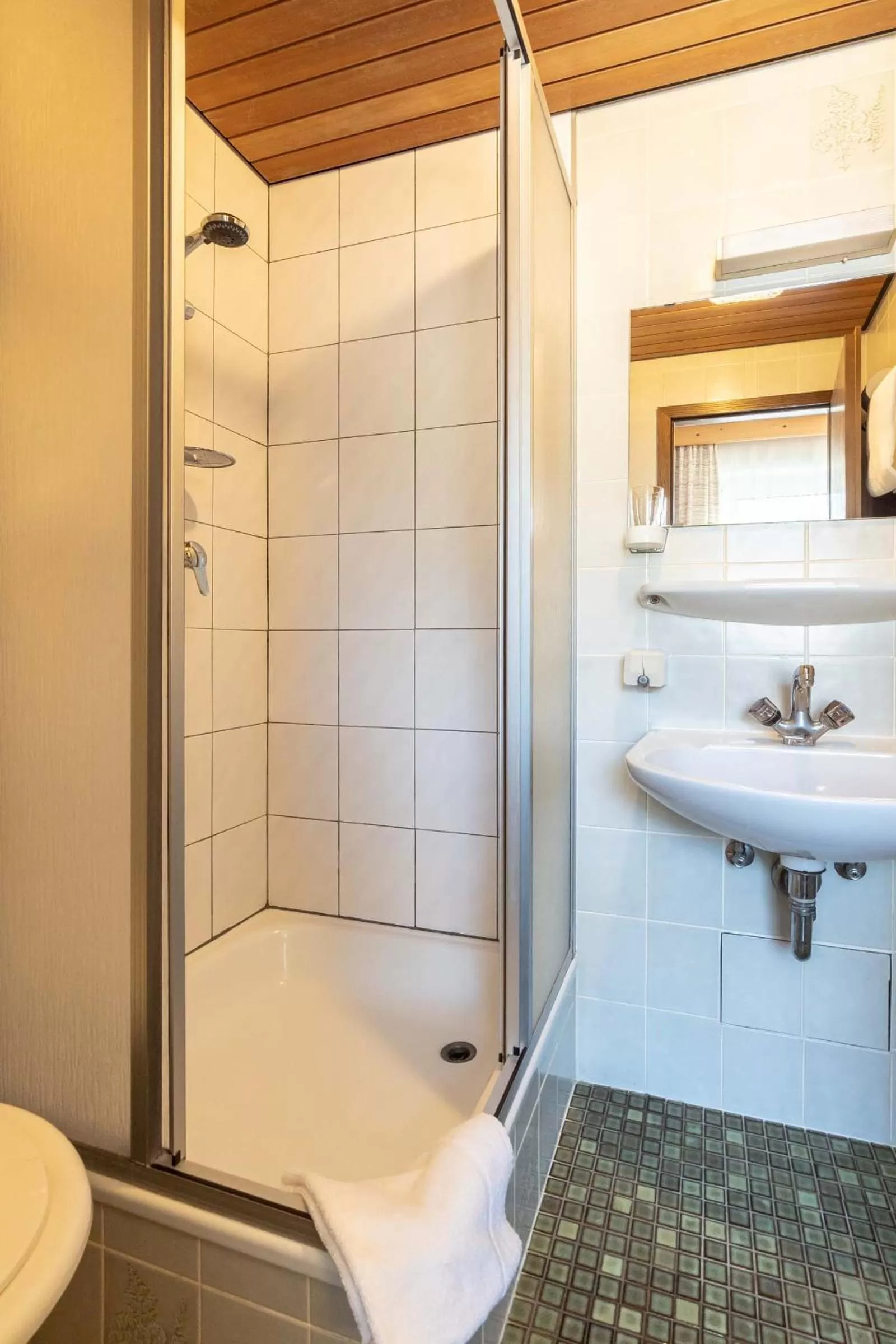 Bathroom in Hotel-Gasthof Zum Dragoner