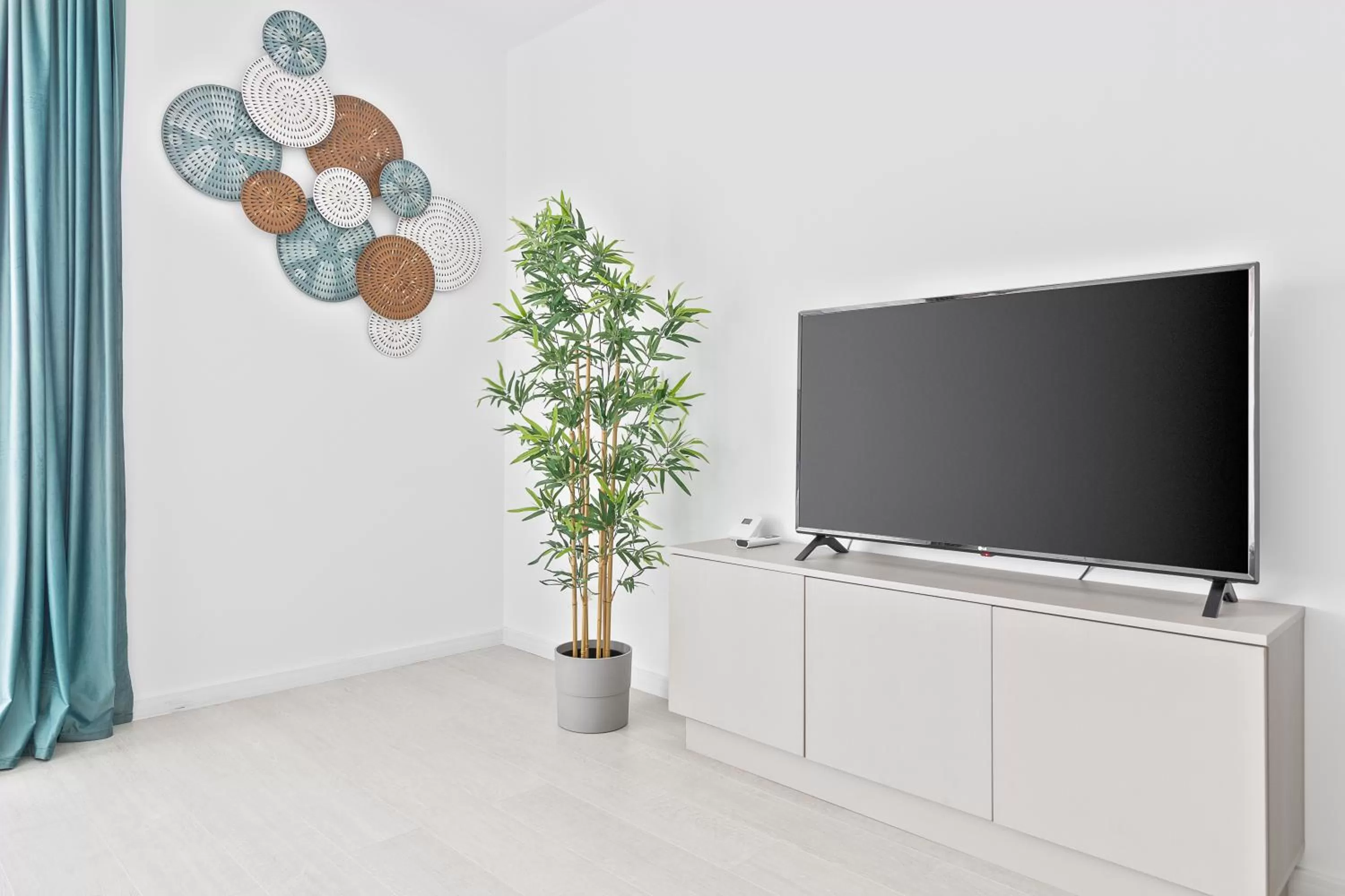 TV and multimedia in Prima by the River