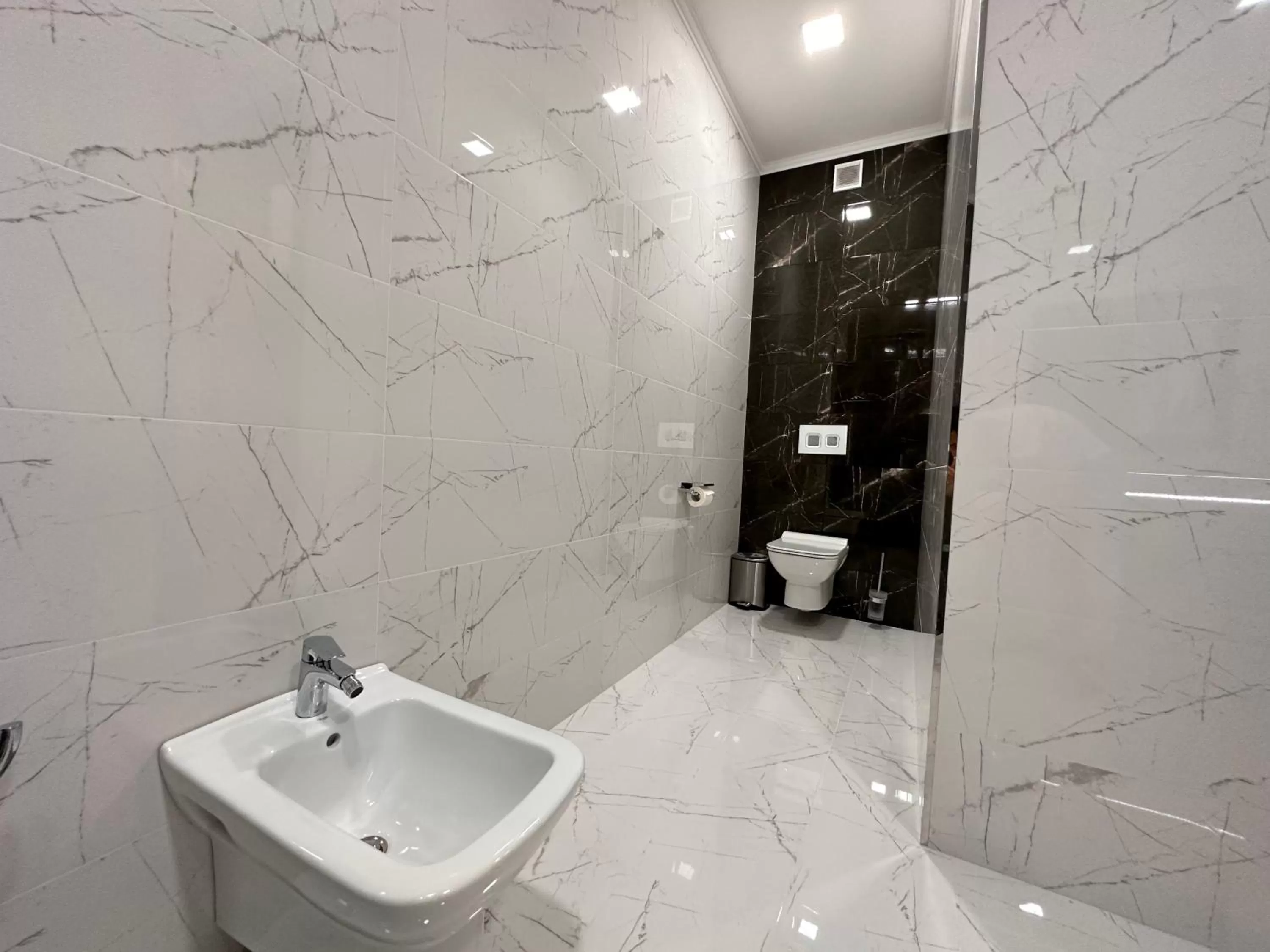 Bathroom in Astor Hotel