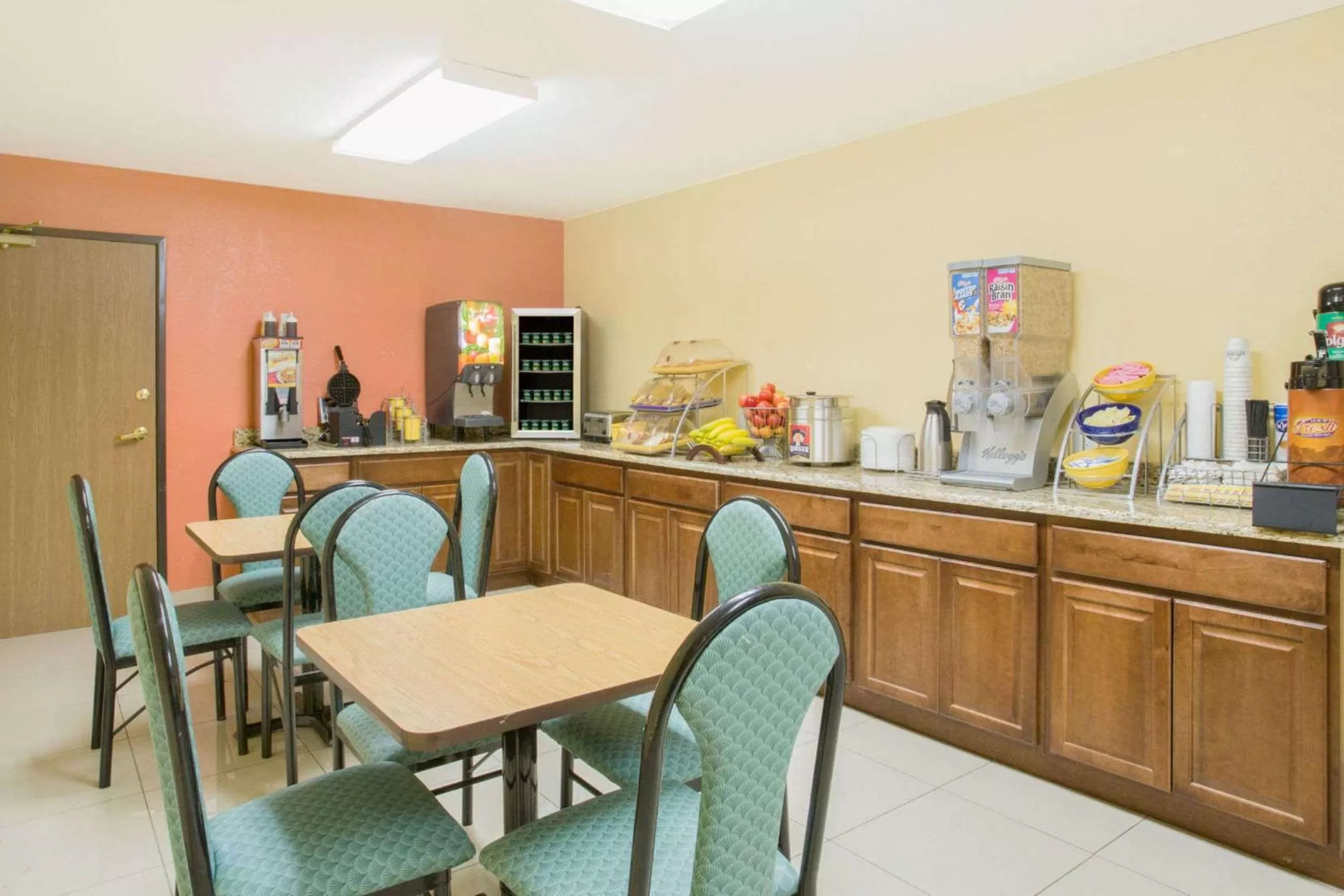 Area and facilities in Days Inn by Wyndham Phoenix North