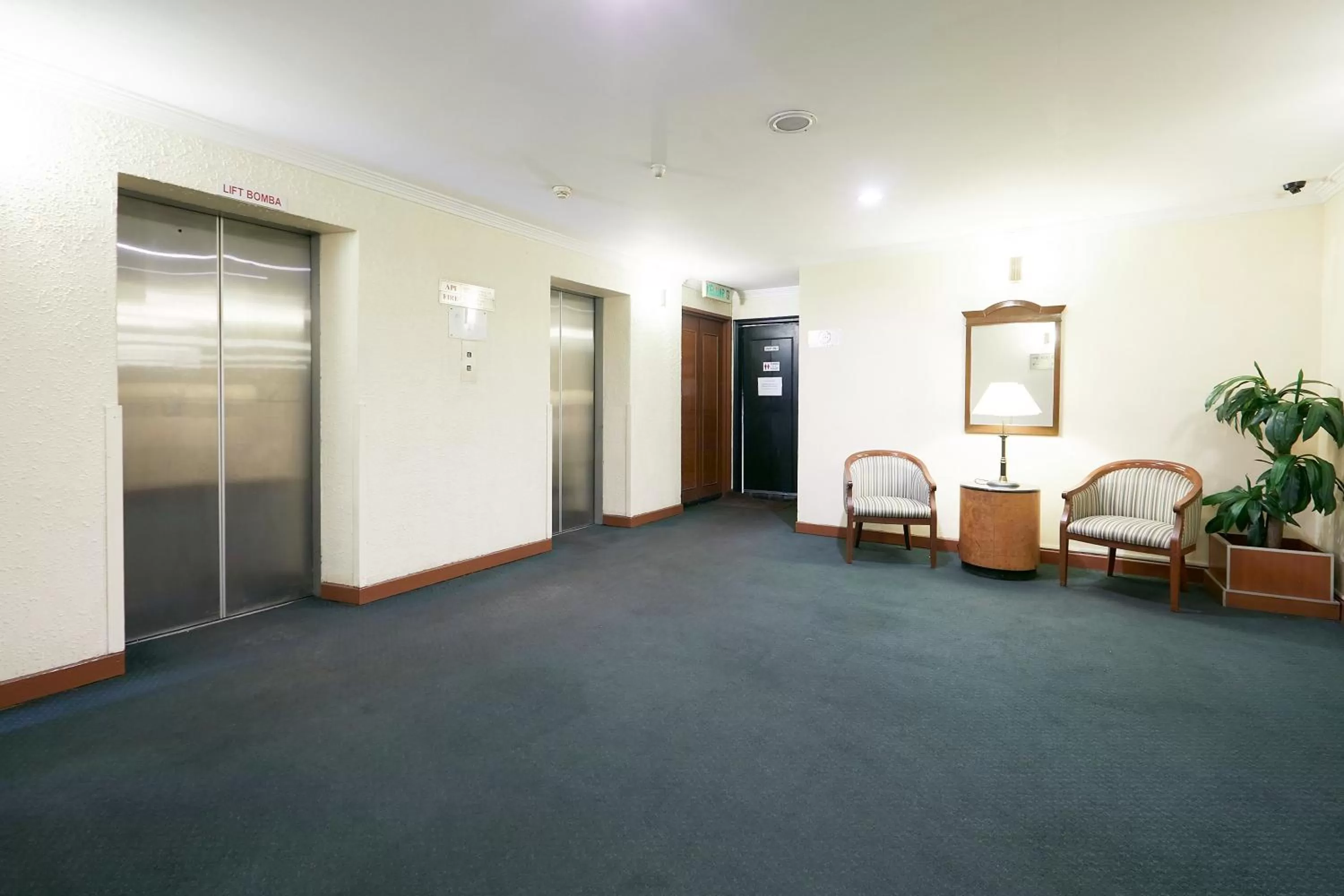 elevator in Grand Pacific Hotel PWTC