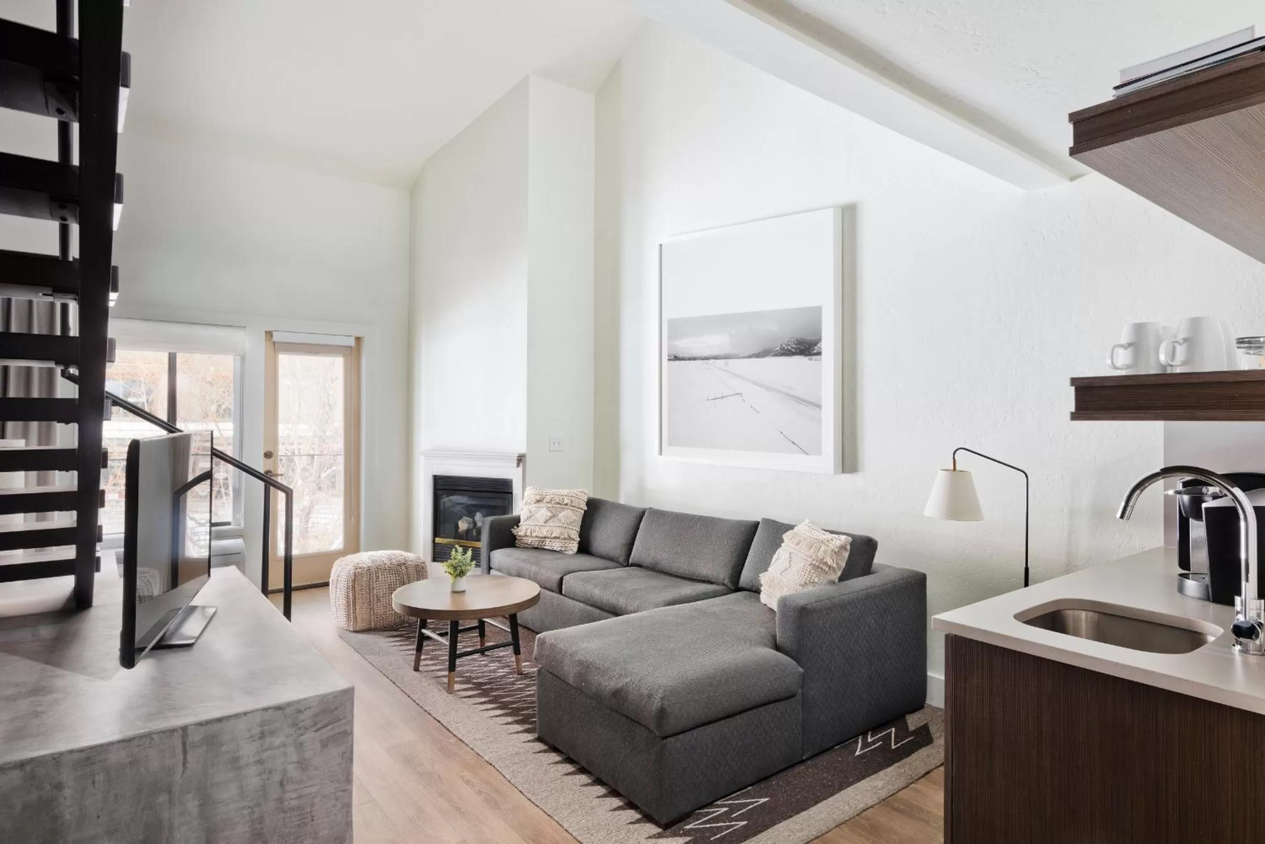 Bedroom, Seating Area in Continuum Hotel