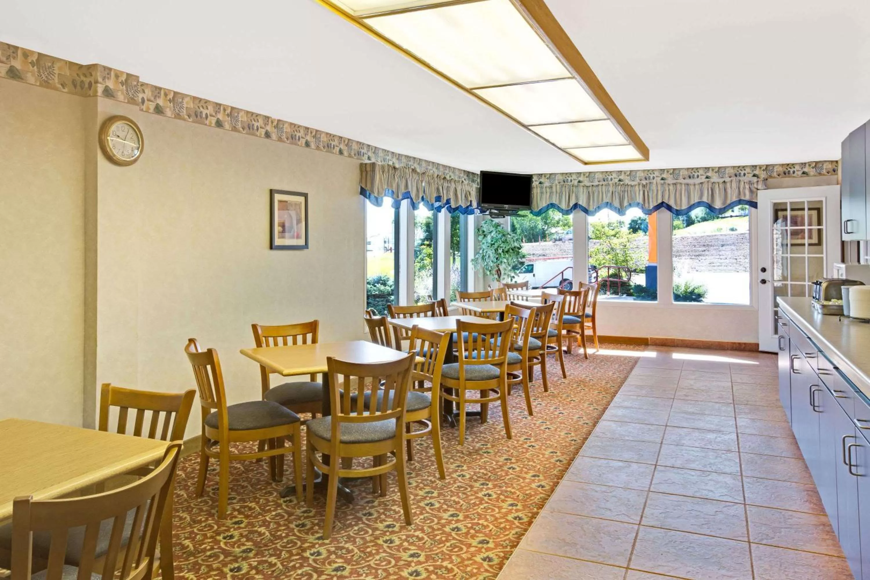 Restaurant/places to eat in Travelodge by Wyndham Rapid City