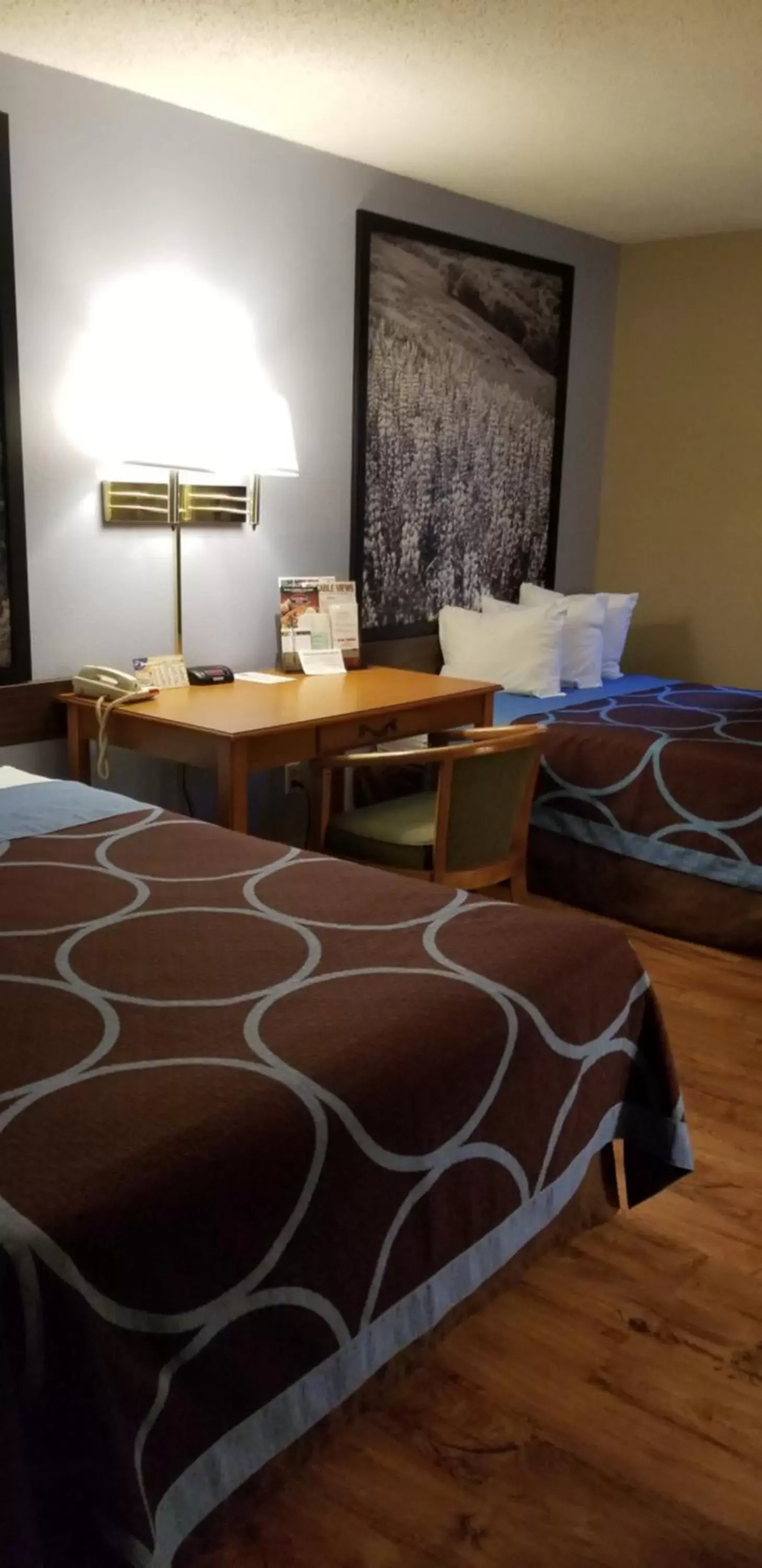 Double Room with Two Double Beds - Pet Friendly/Non-Smoking in Super 8 by Wyndham East Stroudsburg - Poconos Double Room with Two Double Beds - Pet Friendly/Non-Smoking in Super 8 by Wyndham East Stroudsburg - Poconos