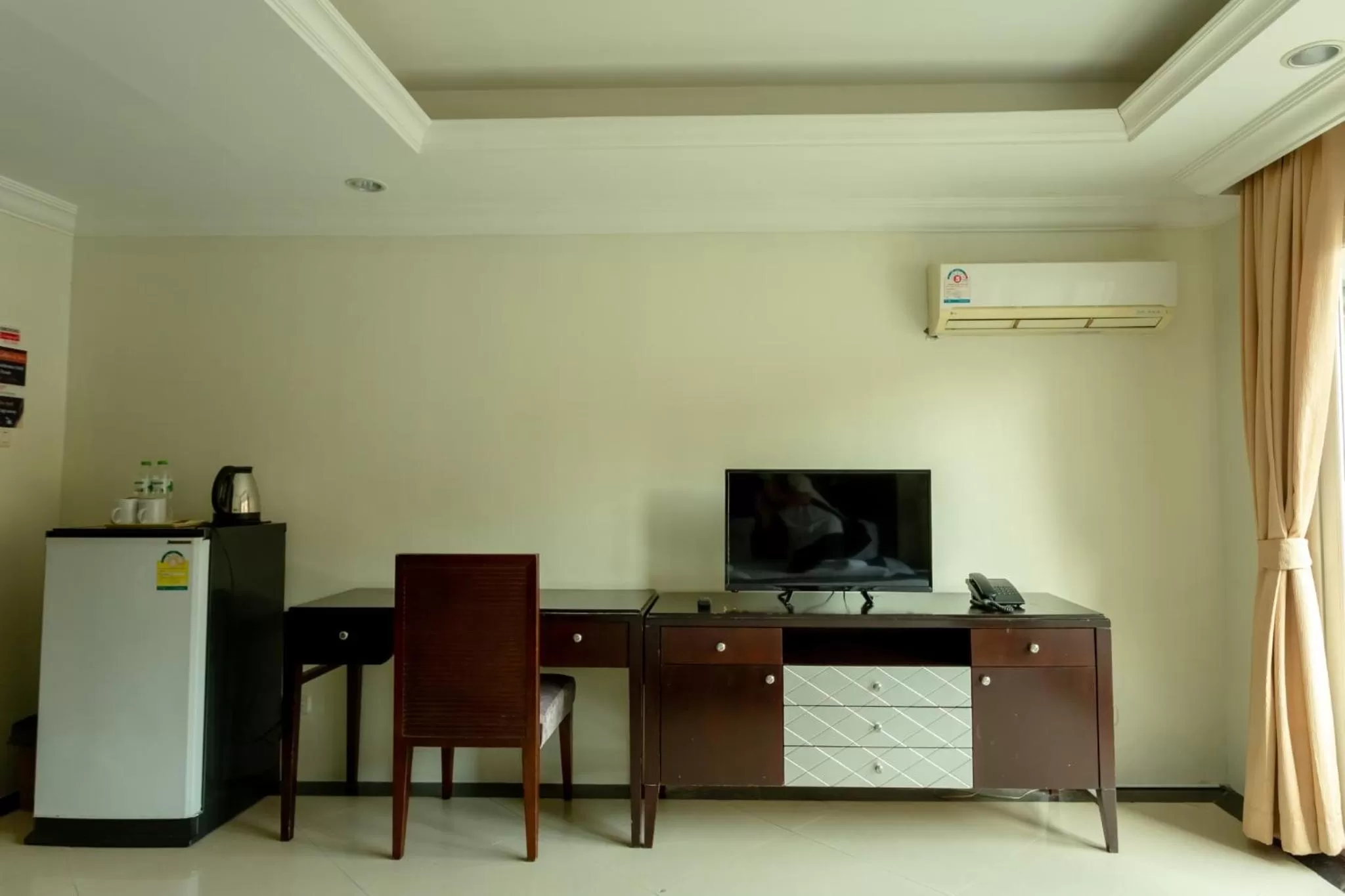 TV and multimedia in Ivory Palace Hotel