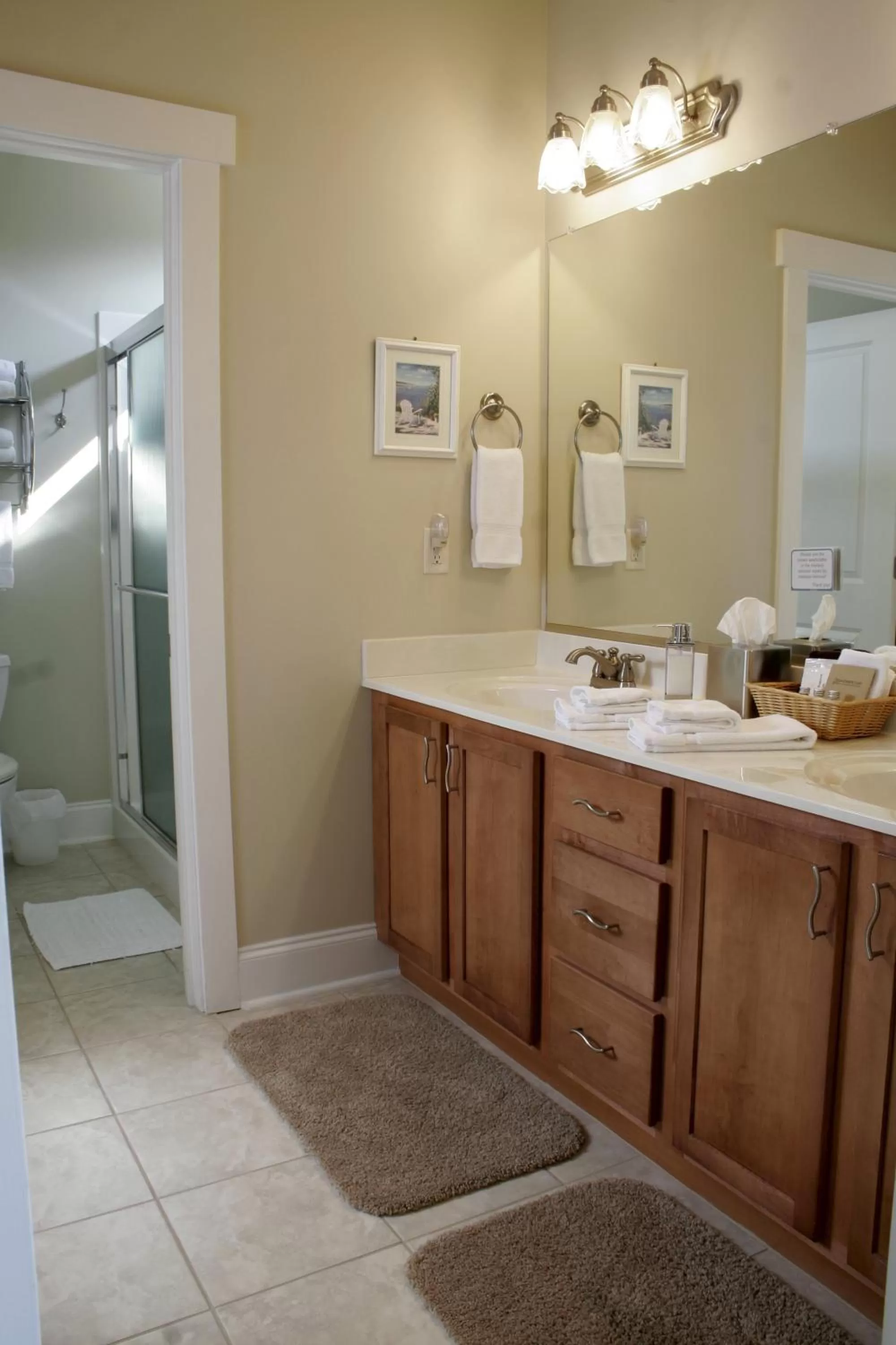 Bathroom in Seven Oaks Bed & Breakfast