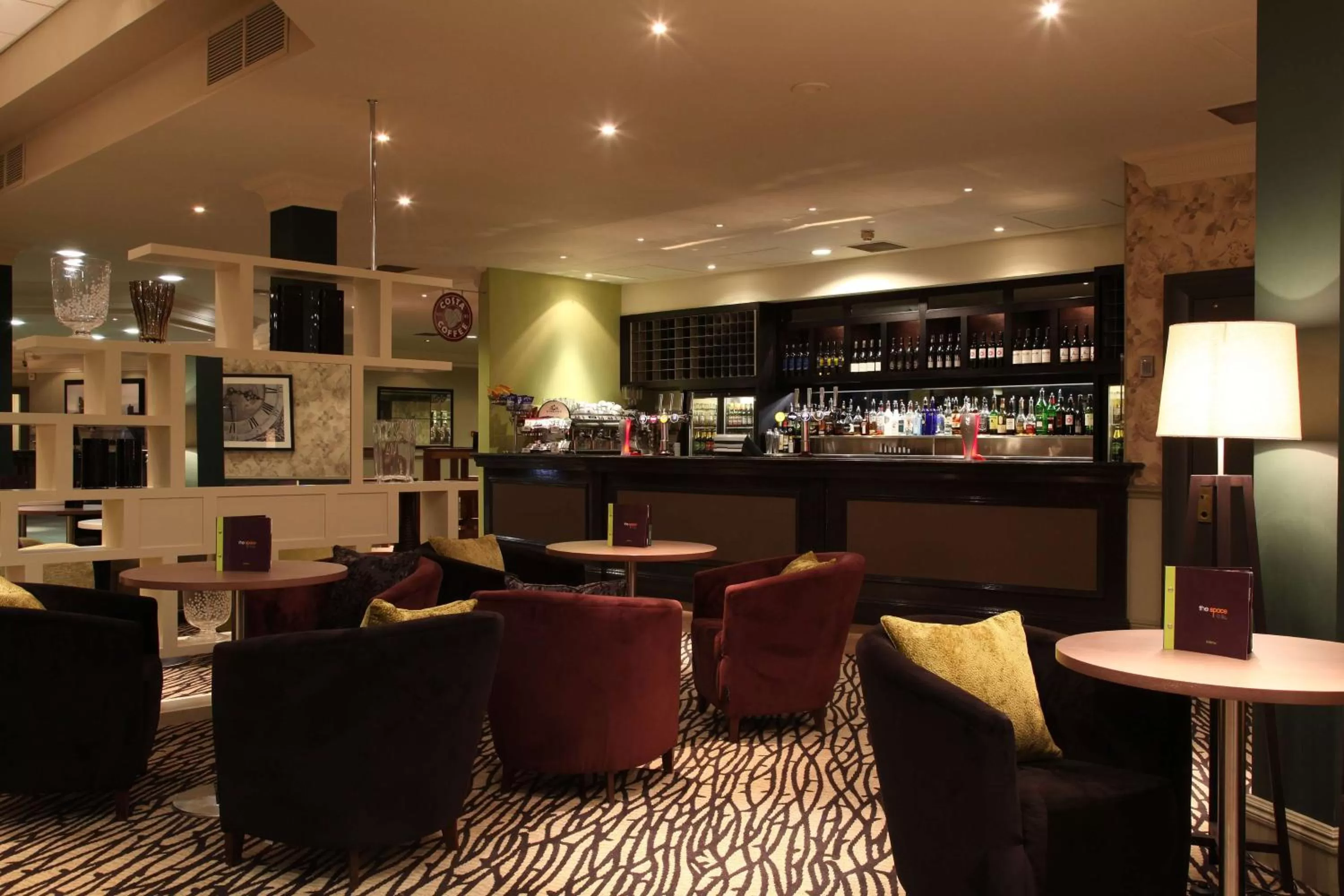 Lounge or bar in Doubletree By Hilton Glasgow Strathclyde