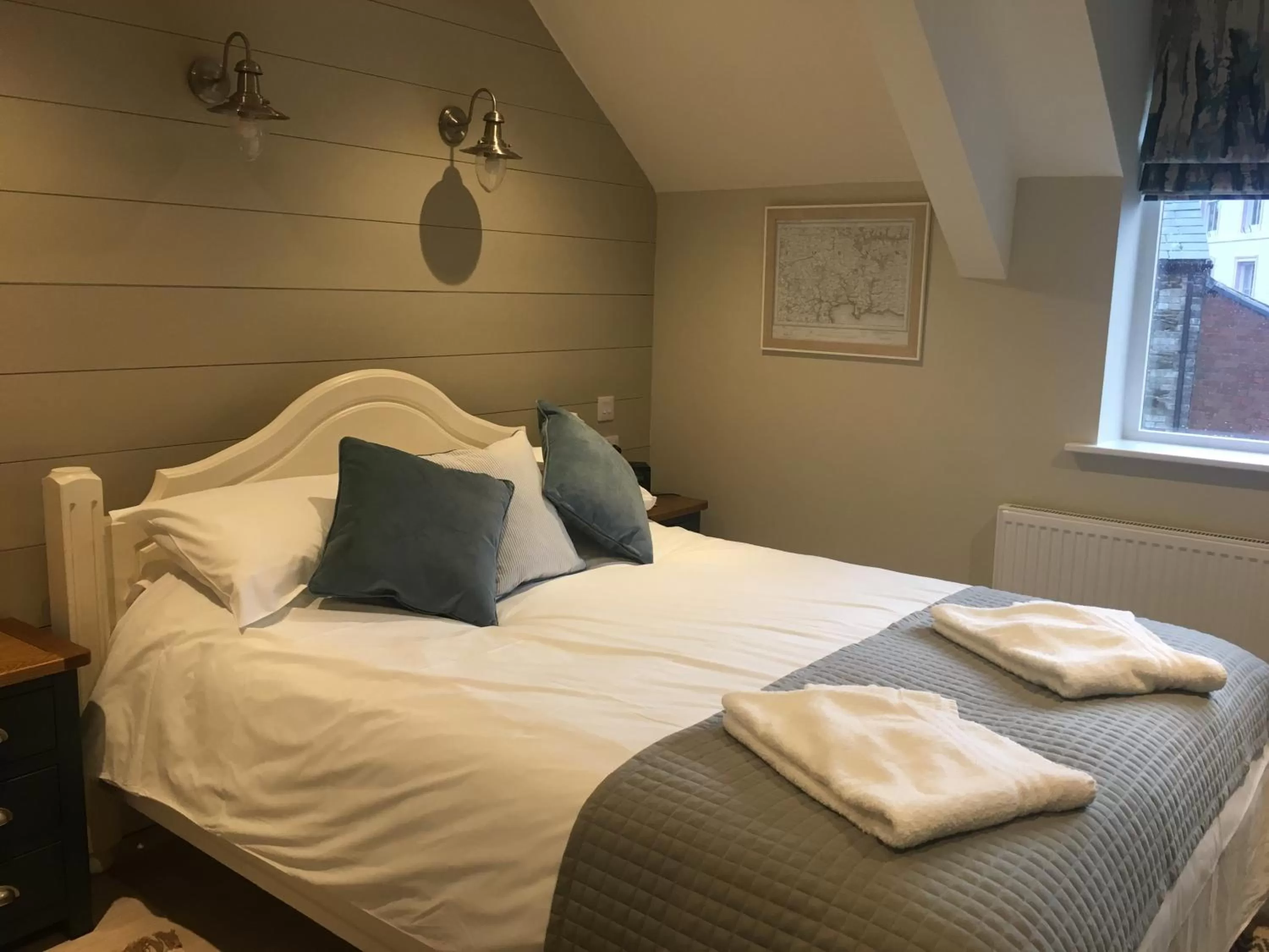 Bed in The Galleon Inn