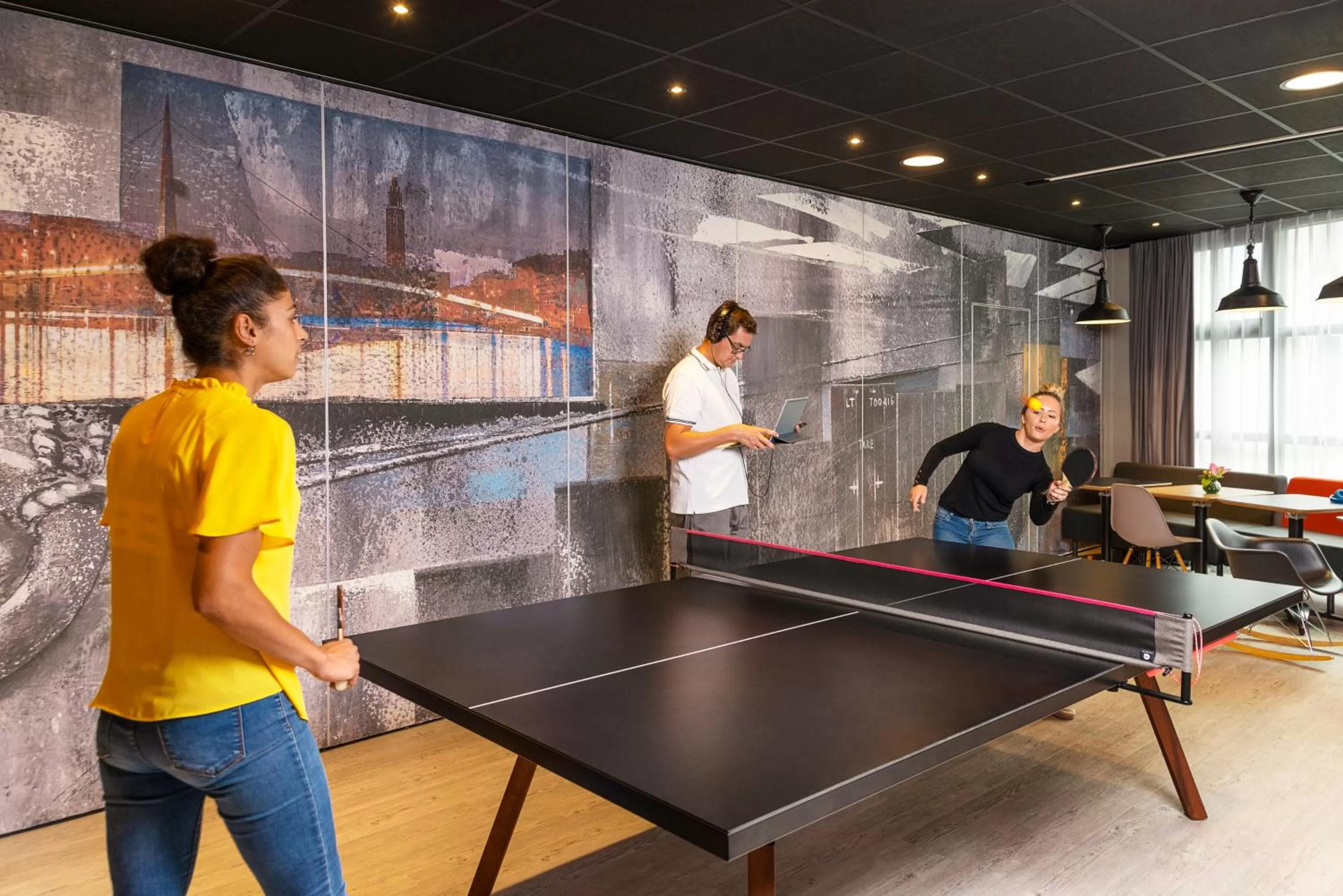 Table tennis in ibis Le Havre Centre