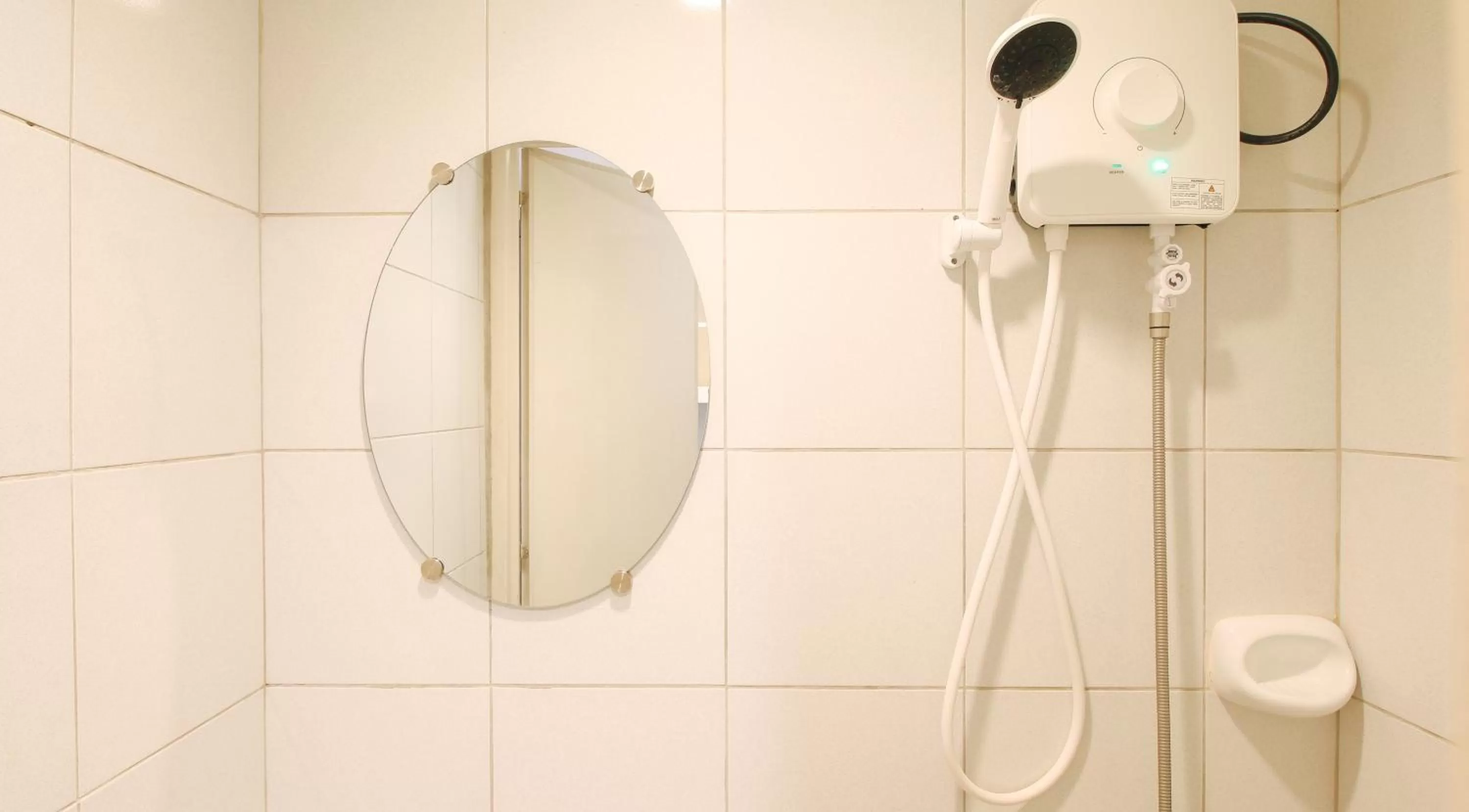 Shower in RedDoorz Plus at Kamuning Quezon City