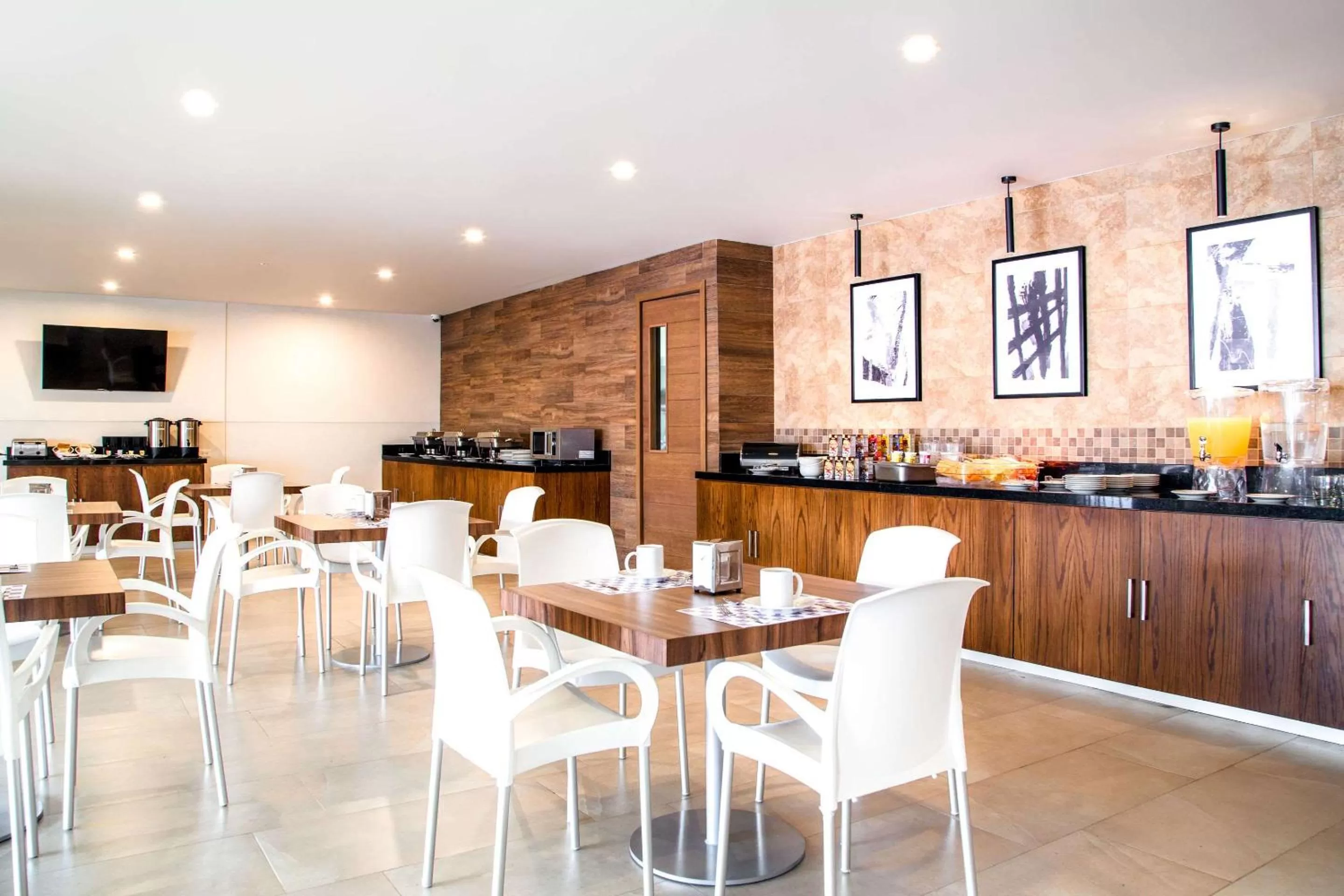 Restaurant/places to eat in Sleep Inn Villahermosa