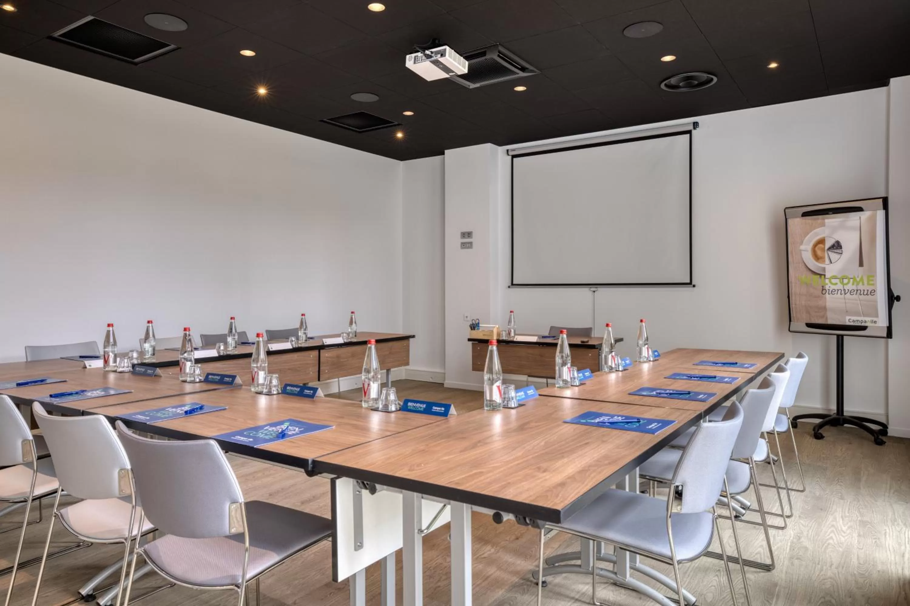 Meeting/conference room in Campanile Rennes Sud - Saint Jacques