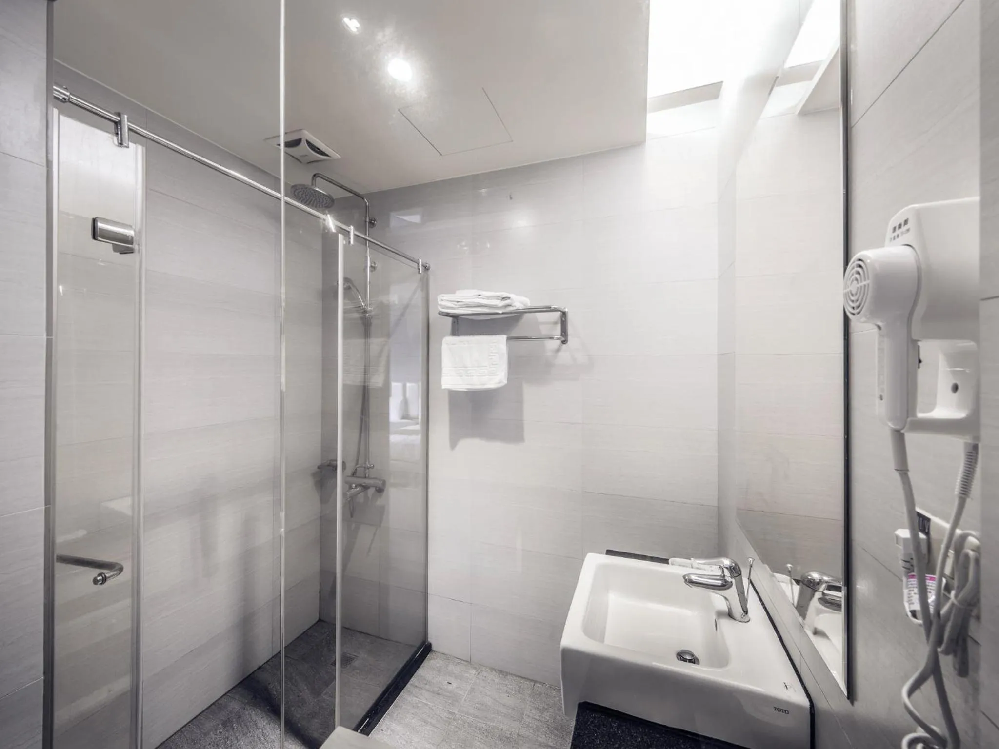 Bathroom in Travel Road Motel