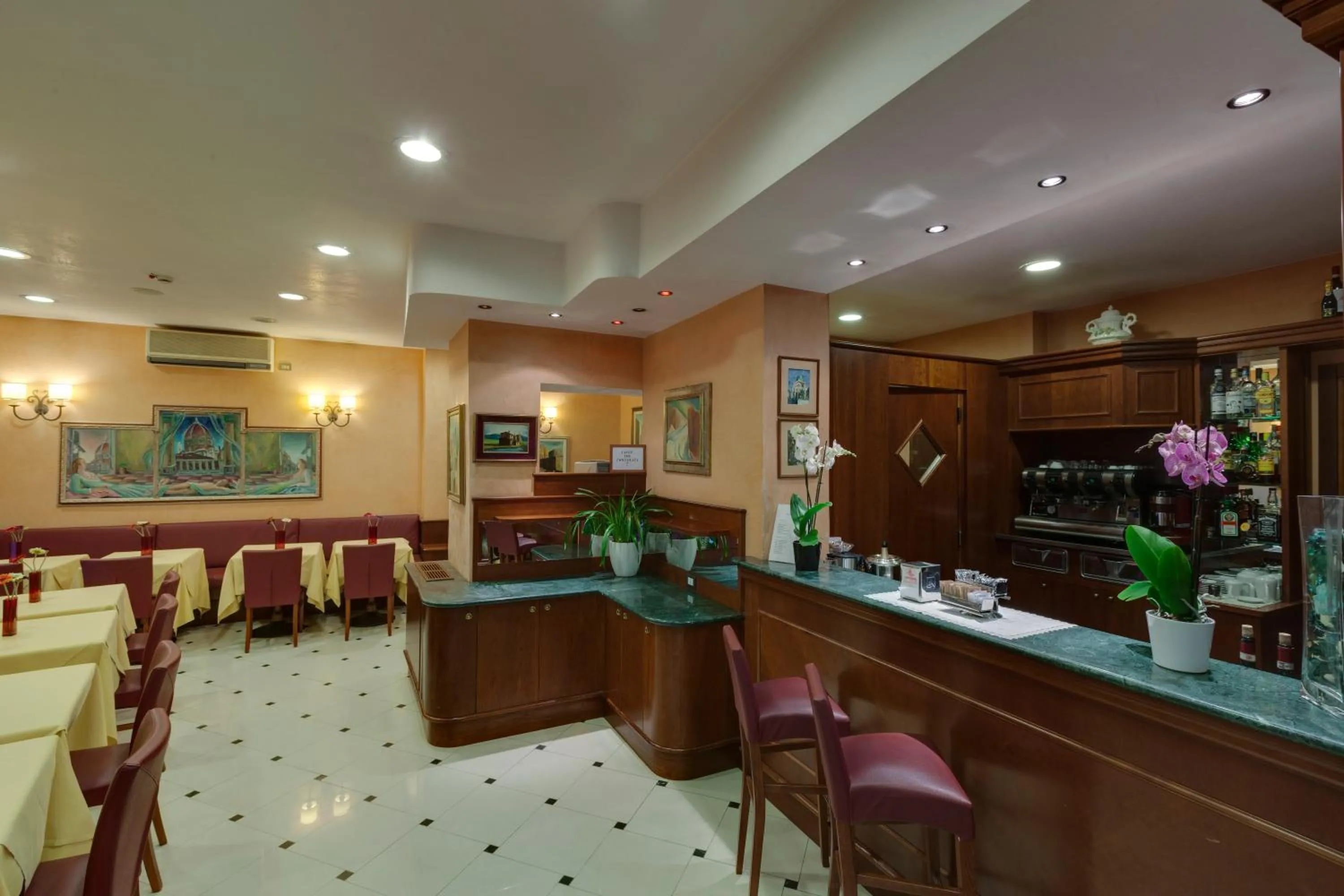 Lounge or bar, Restaurant/Places to Eat in Hotel Arizona