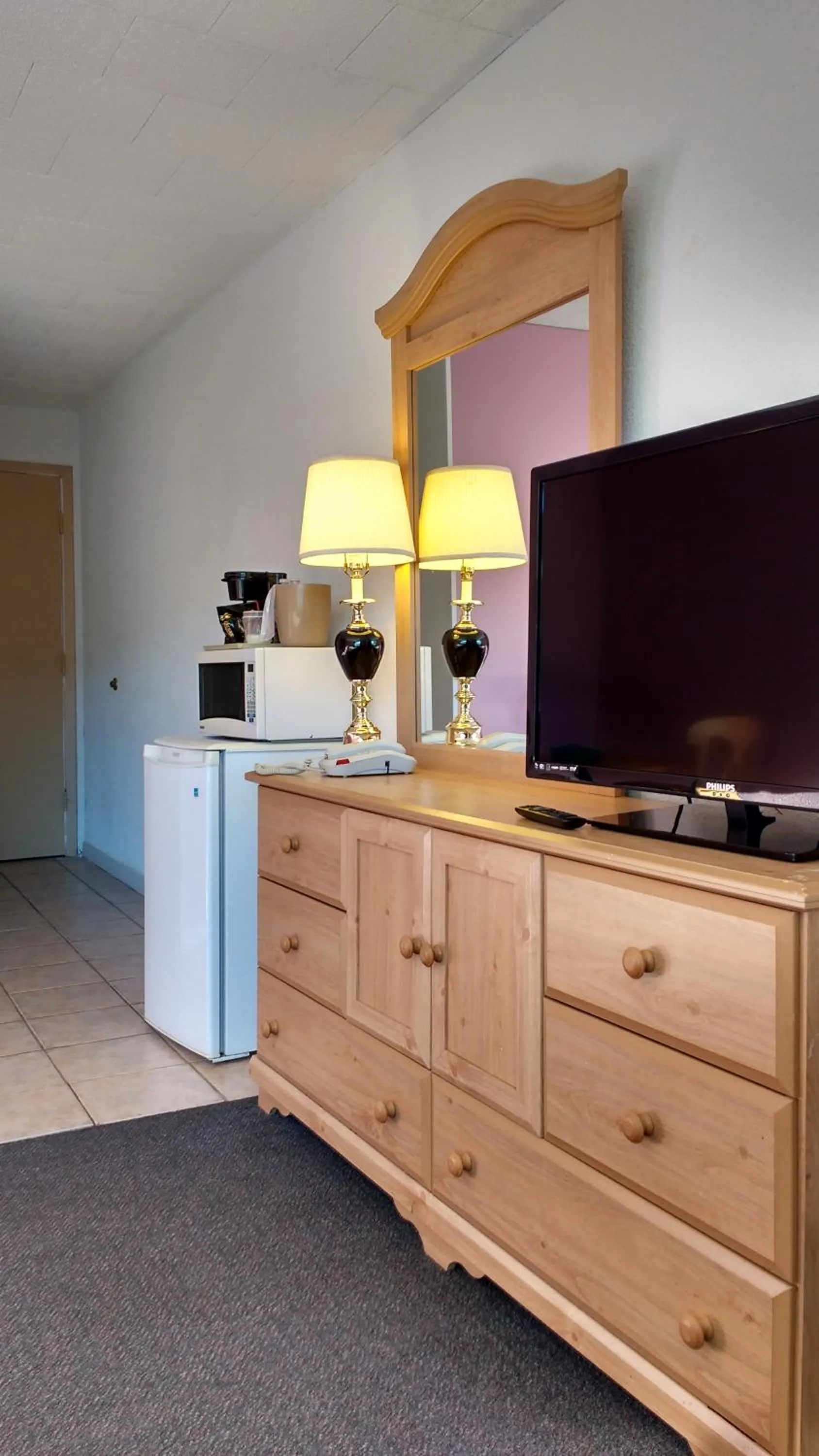 Bedroom in Travel Inn Hearst