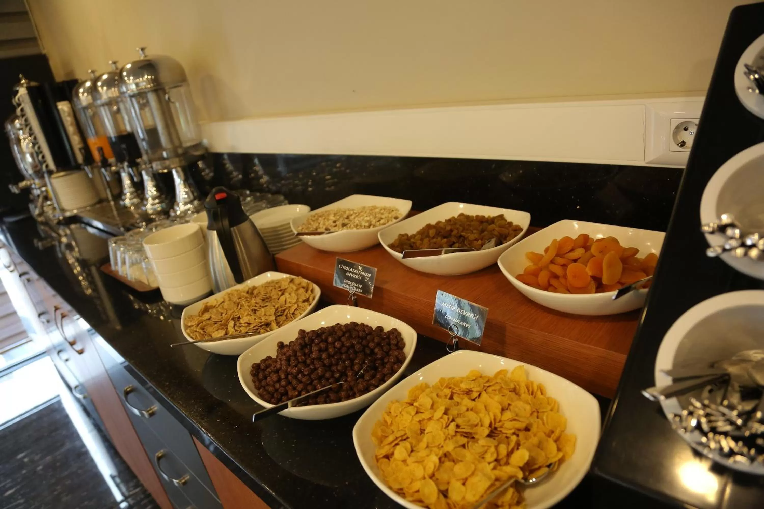 Food and drinks in FOUR SEVEN HOTEL