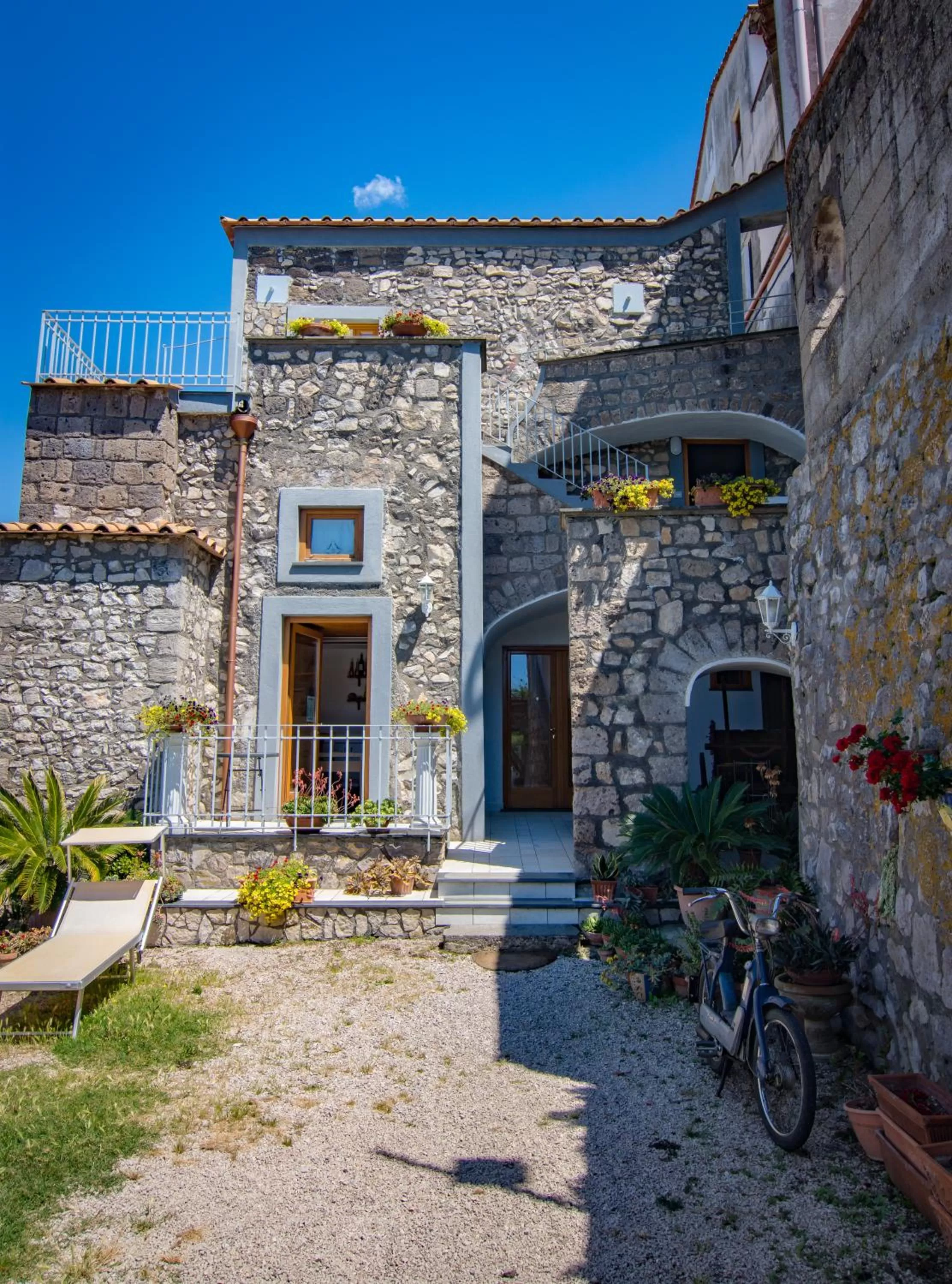 Property building in Villa Mariagiovanna