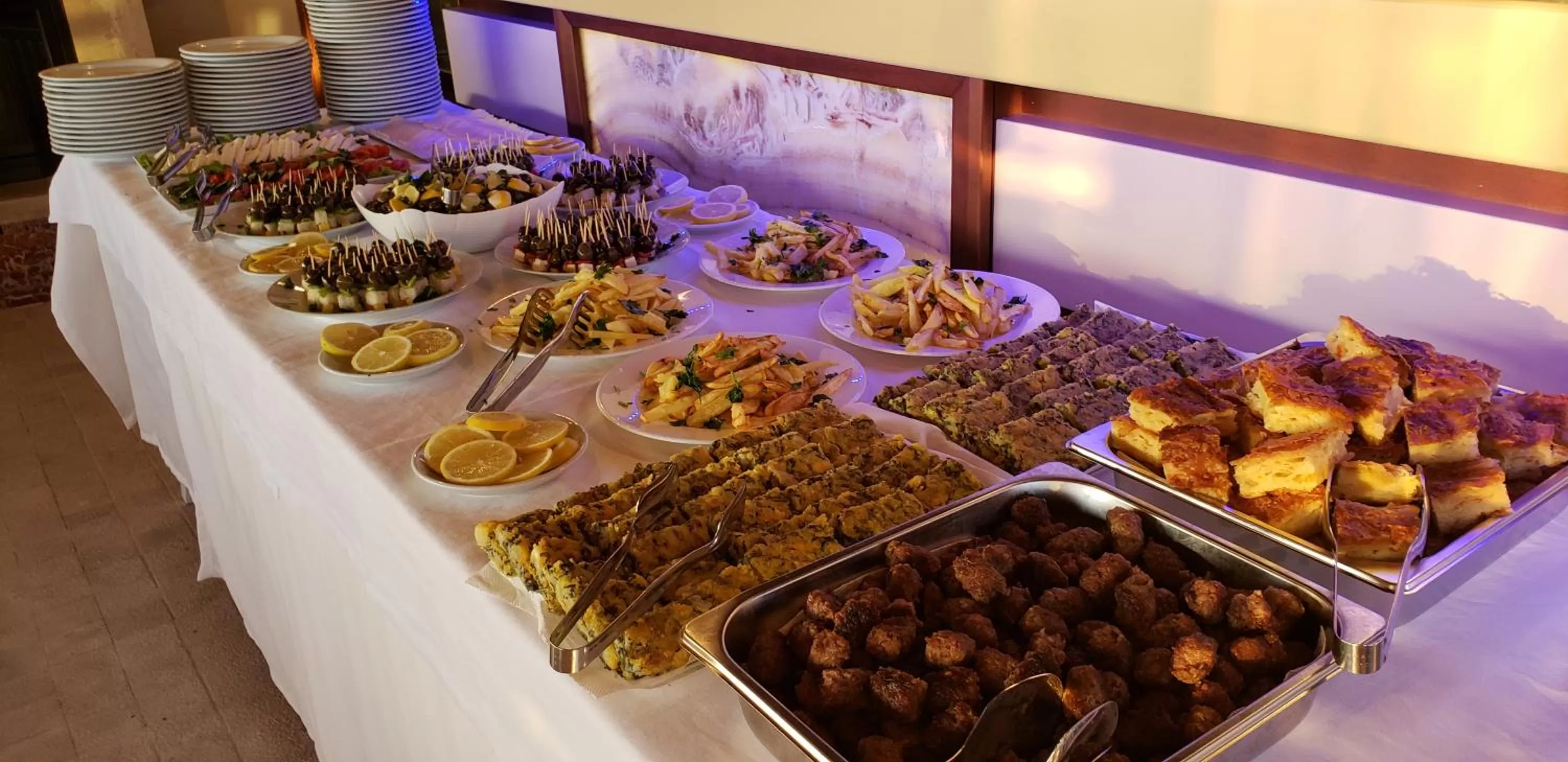 Food and drinks in Mervin Hotel