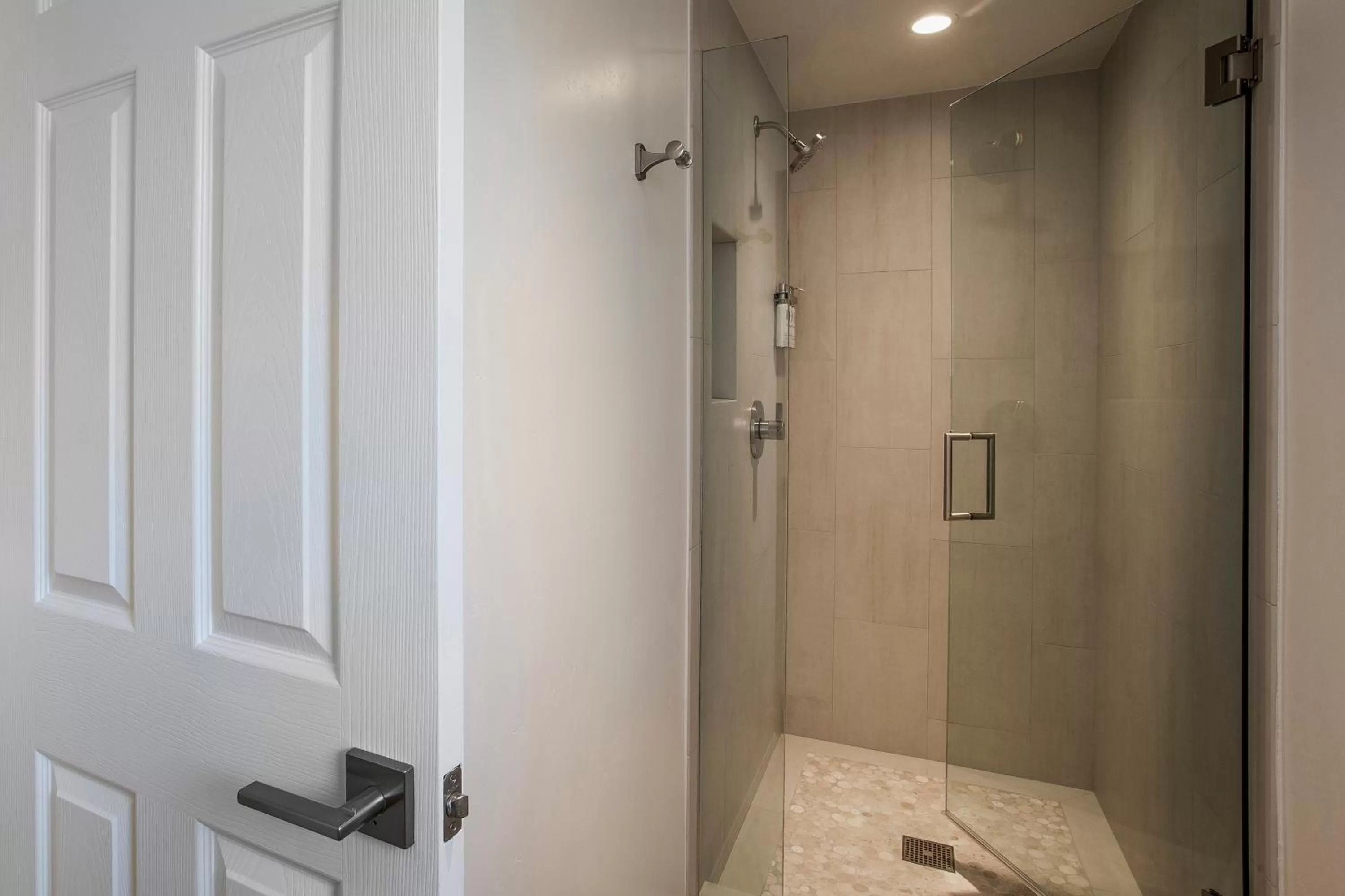 Shower in Blue Sands Inn, A Kirkwood Collection Hotel