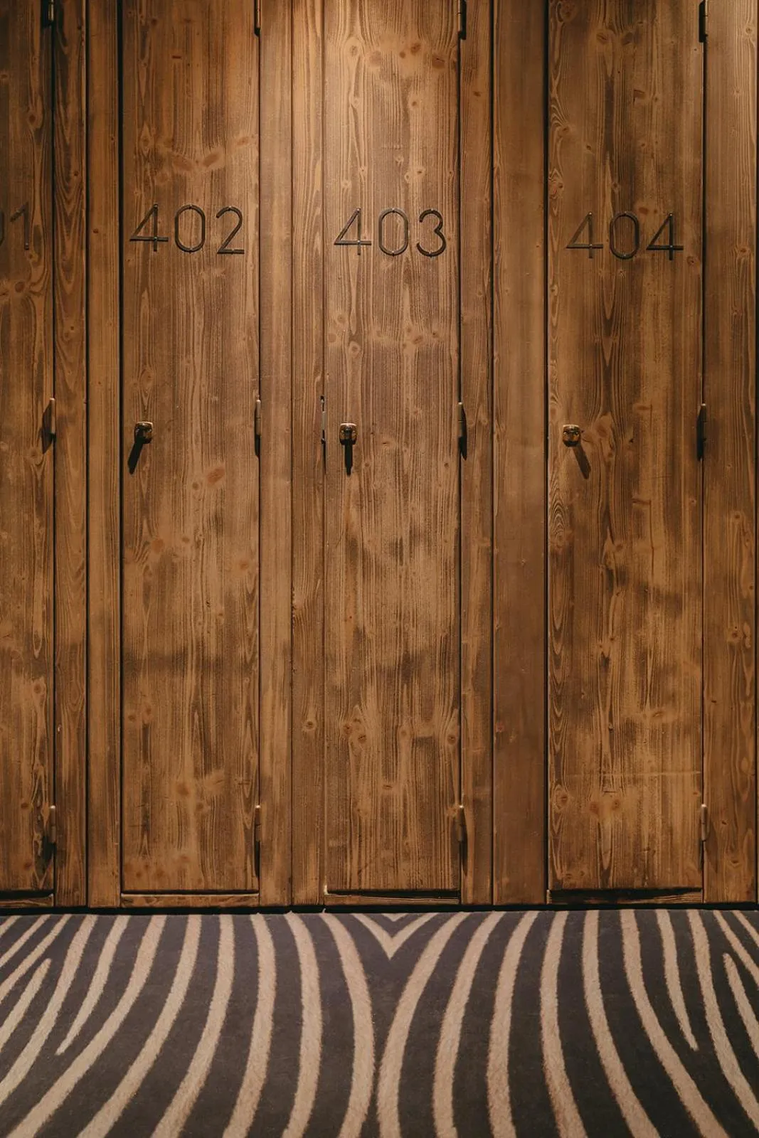 microwave in Les Suites – Maison Bouvier