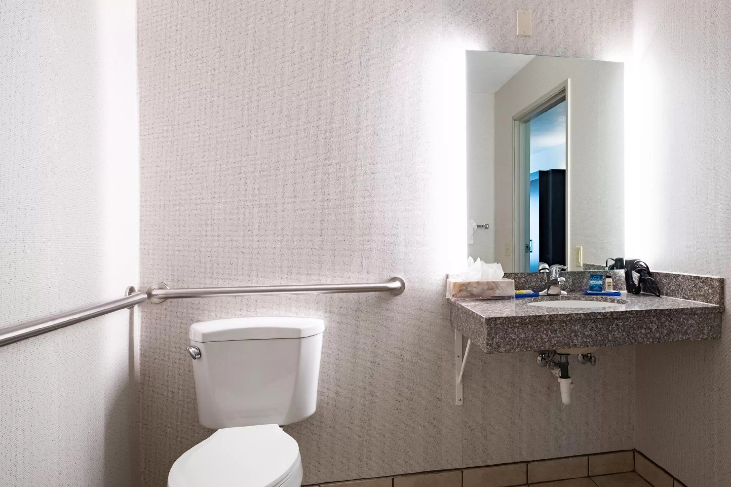 Holiday Inn Express Hotel & Suites Evanston by IHG