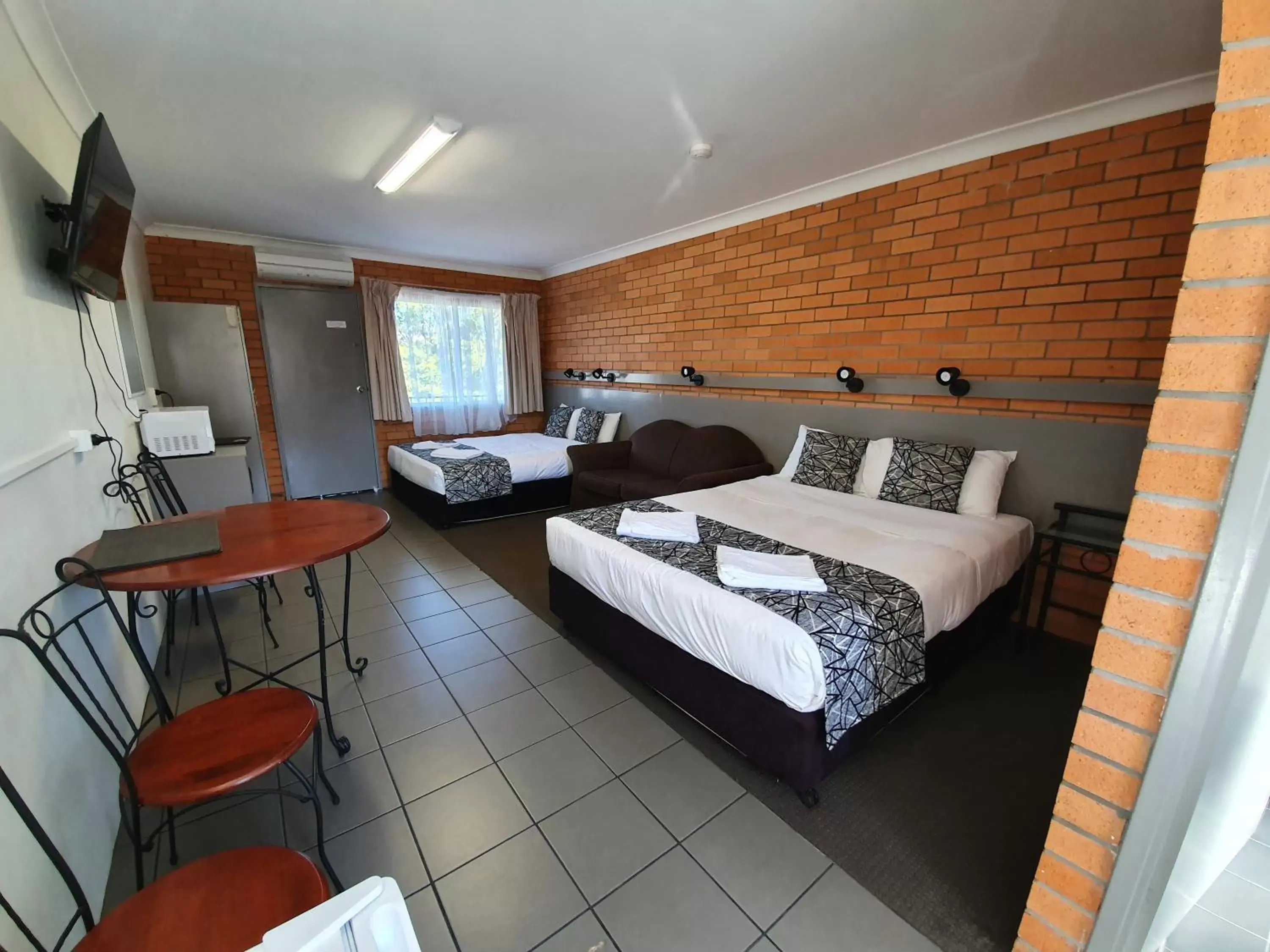 Superior Twin Queen Room in Park Drive Motel Superior Twin Queen Room in Park Drive Motel